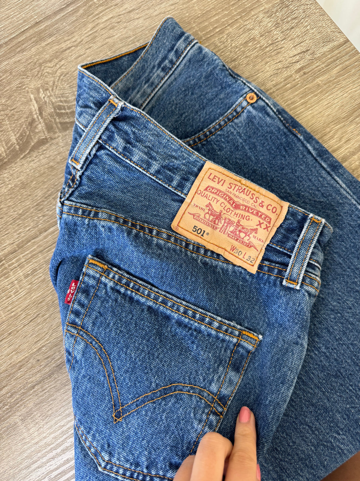 Blug vintage Levi’s cu talie medie ( mărimea S-M)