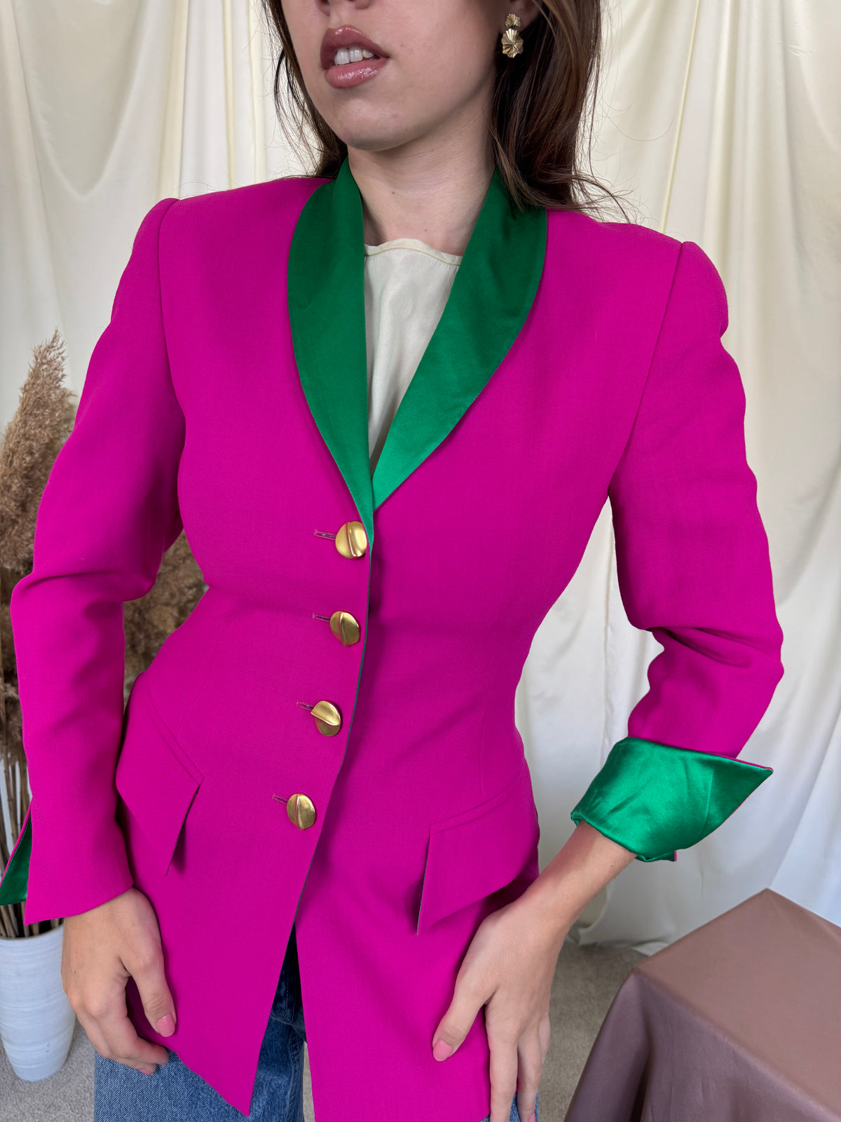Sacou vintage premium din lana cu rever satinat din matase naturala, talie super cambrata ( mărimea XS - xs/s)