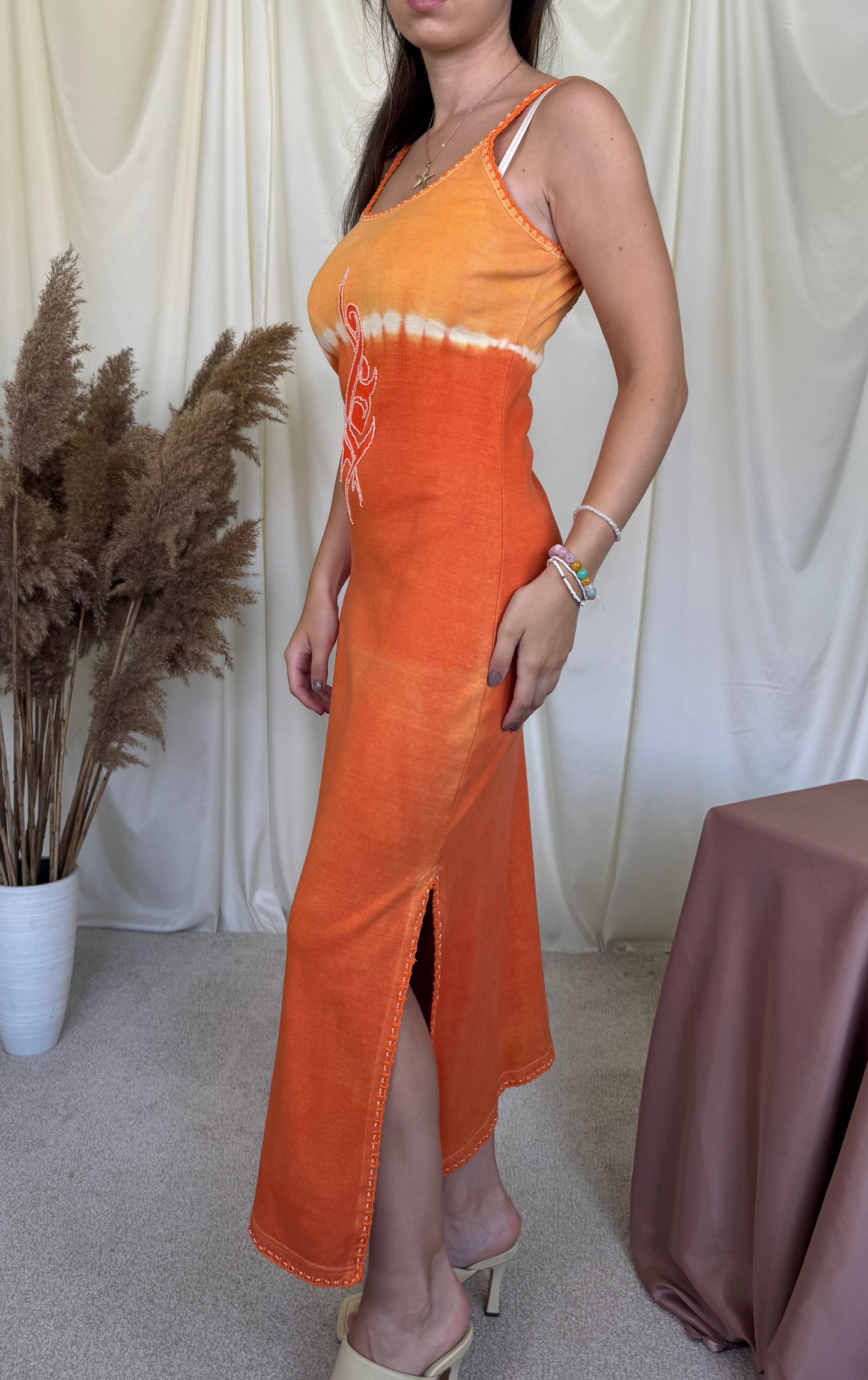 Rochie vintage cu print portocaliu din bumbac, șlițuri laterale și perle aplicate ( mărimea S/M)