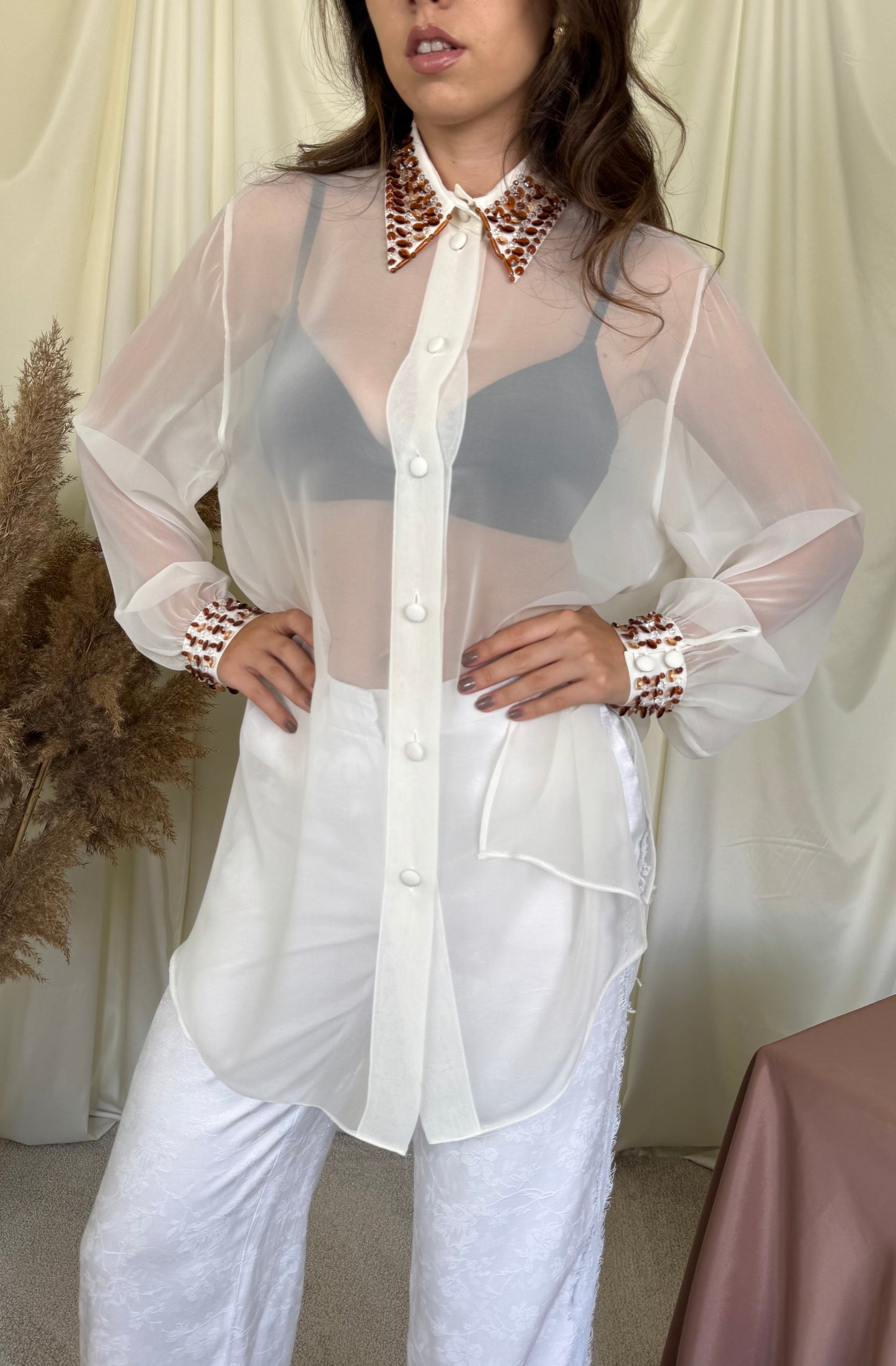 Cămașă vintage Yarell cu aplicații superbe, semitransparenta ( mărimea S-XL)