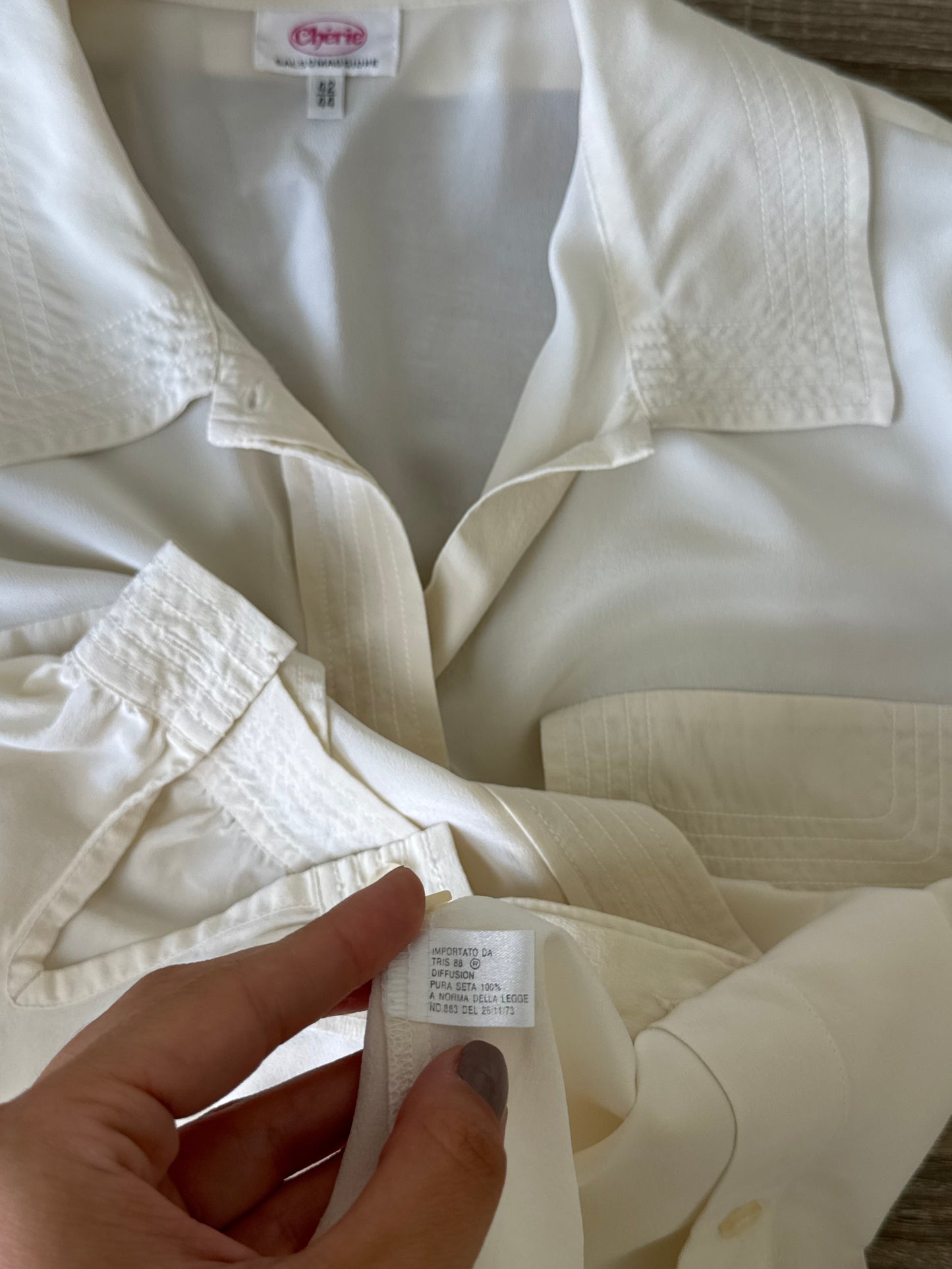Cămașă vintage din 100% mătase naturală 
(Mărimea M/L)