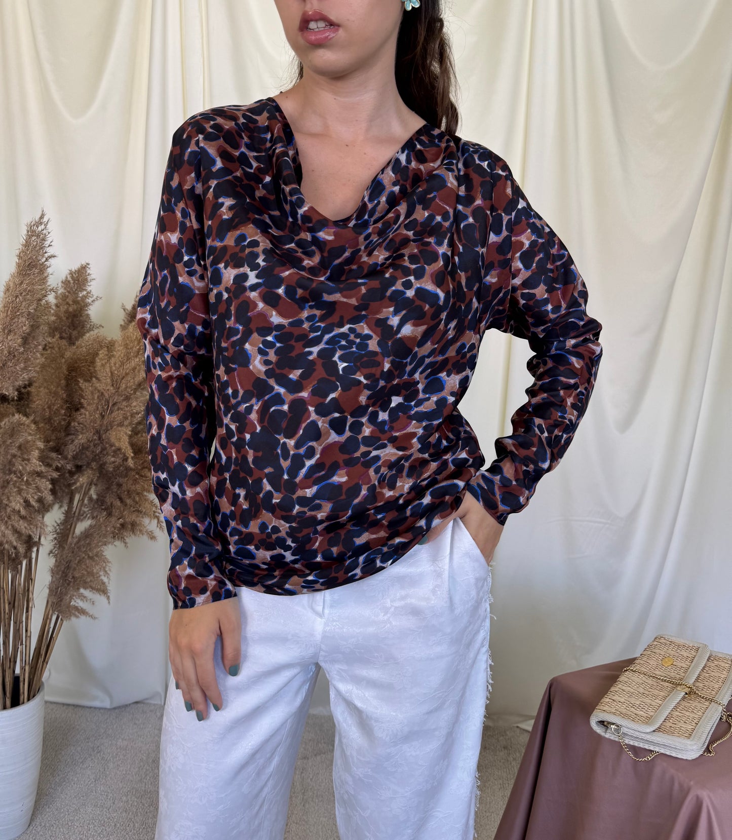 Camasa/ bluză din 100% matase naturala cu print Hugo Boss ( mărimea S/M)
