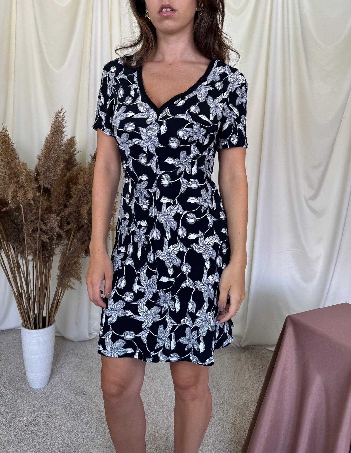 Rochie SANDRO PARIS cu print floral și decolteu in V, spate decupat ( mărimea S)