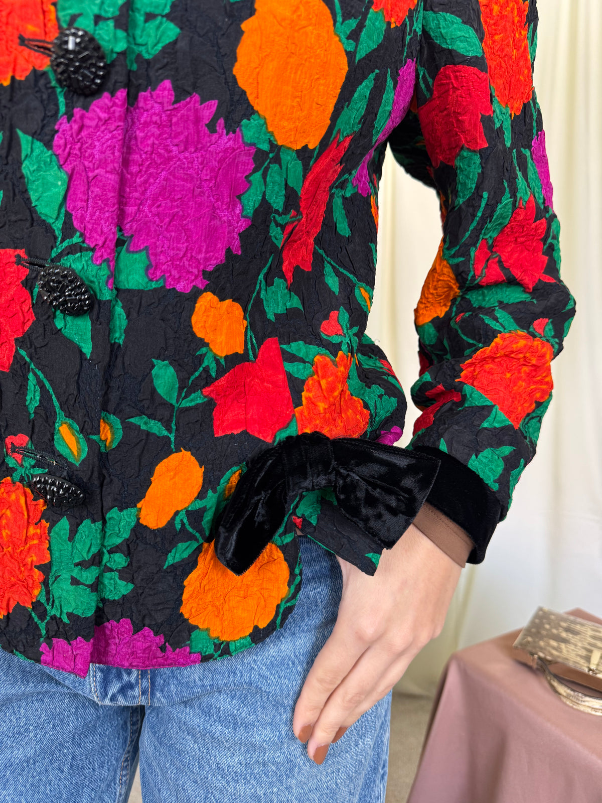 Sacou vintage LOUIS FERAUD din vascoza și mătase naturală cu detalii din catifea ( mărimea M )