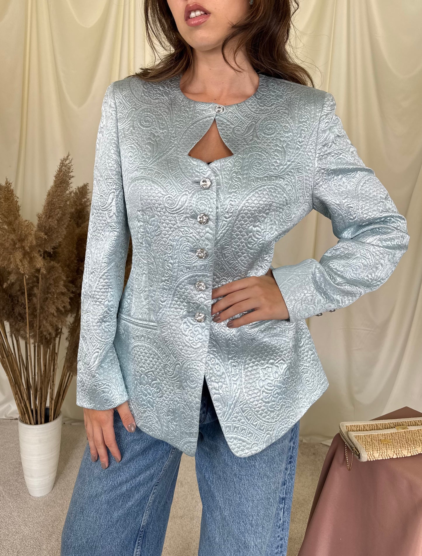 Sacou vintage ESCADA rarisim cu nasturi tip bijuterie din lana și mătase 
(Mărimea M)
