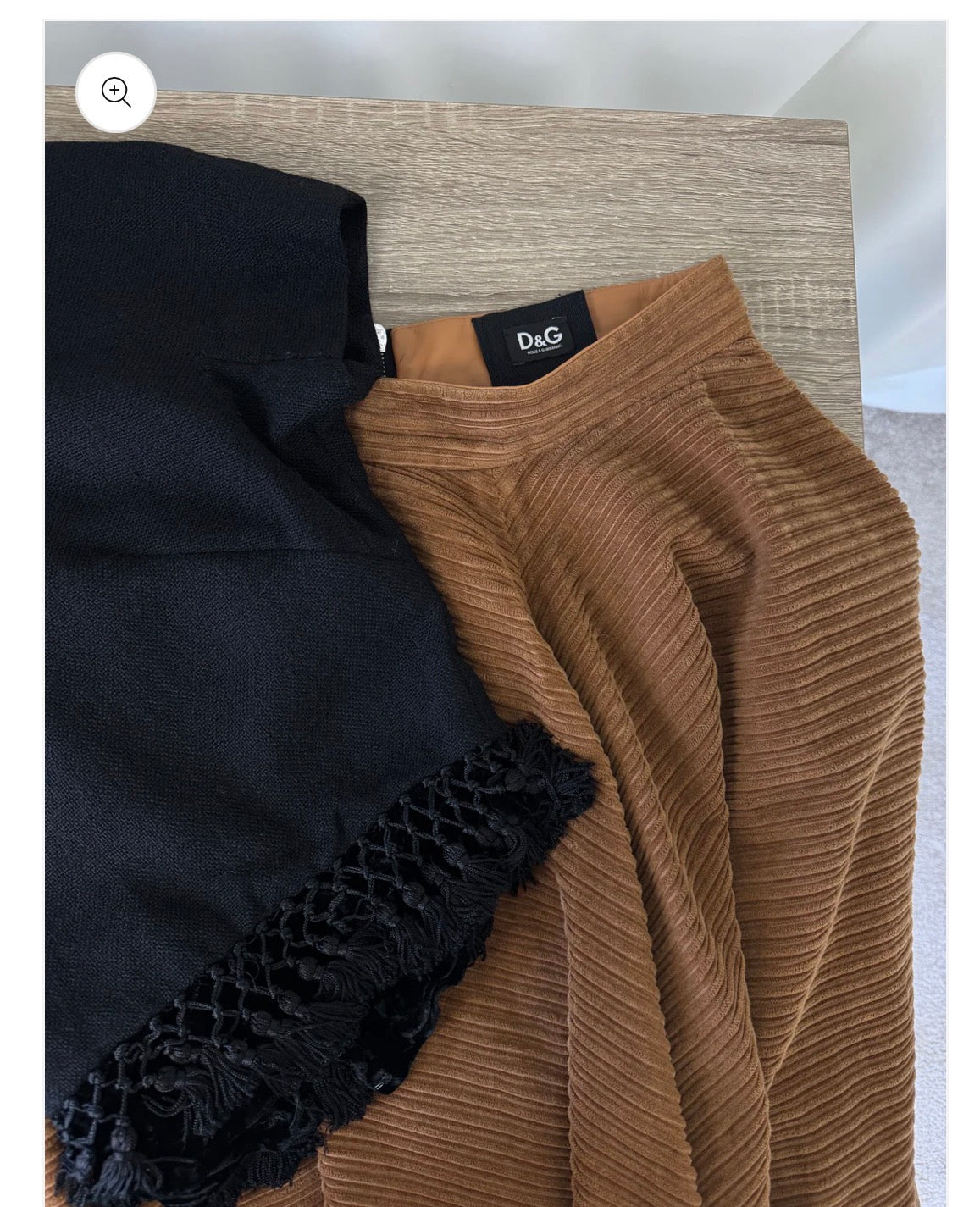 Fusta premium Dolce Gabbana (mărimea S)
Bumbac și betelie din piele naturală extrem de fină- iepure