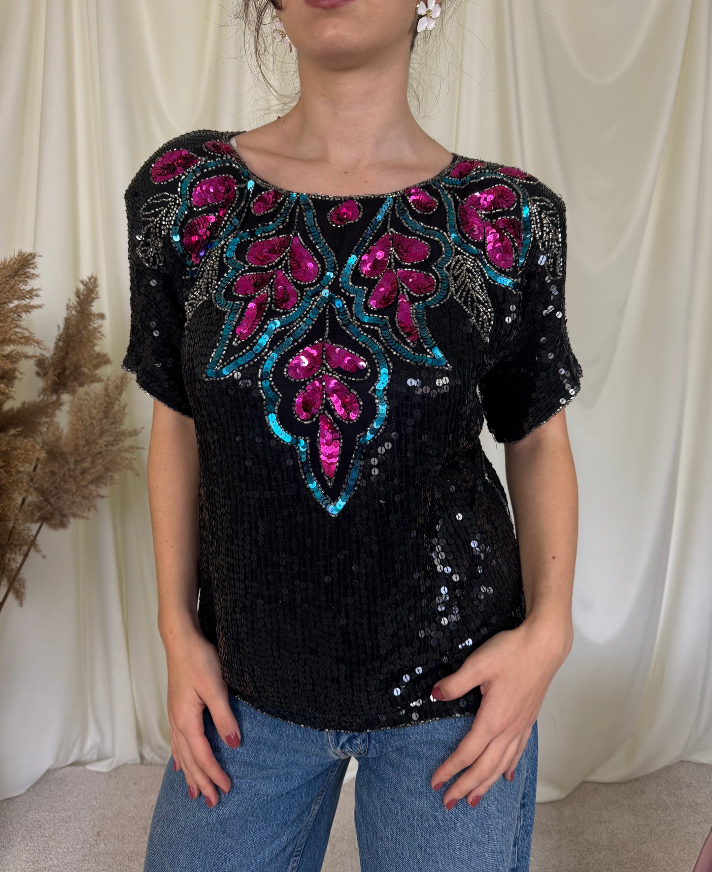 Piesa vintage superbă din mătase naturală cu mărgele și paiete( mărimea M )