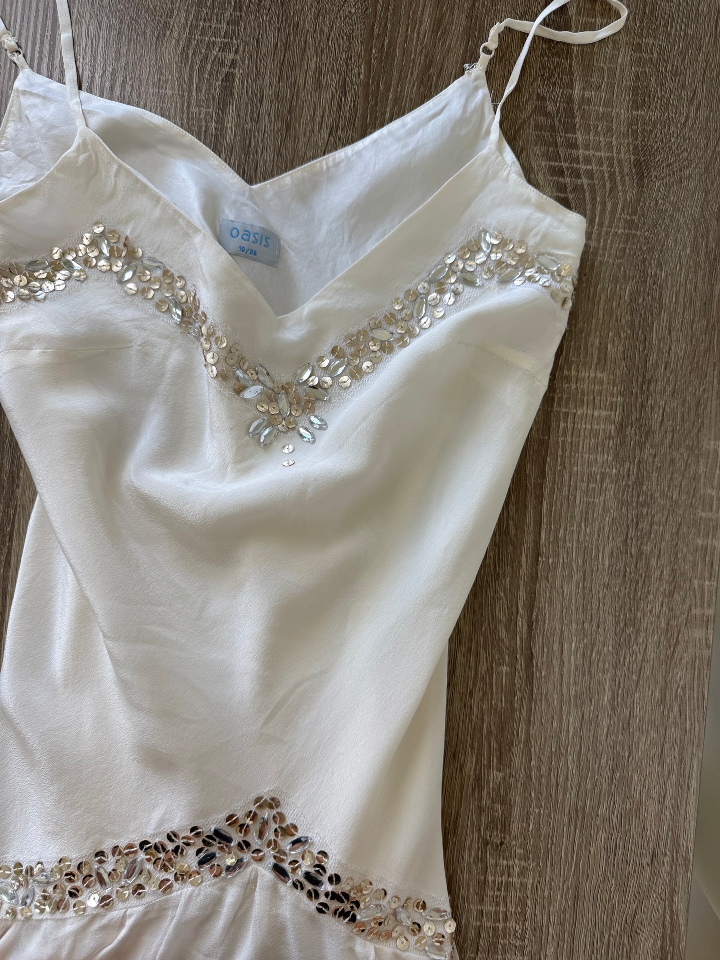 Rochie de vară din mătase naturală cu aplicații extrem de finute ( mărimea xs/s)