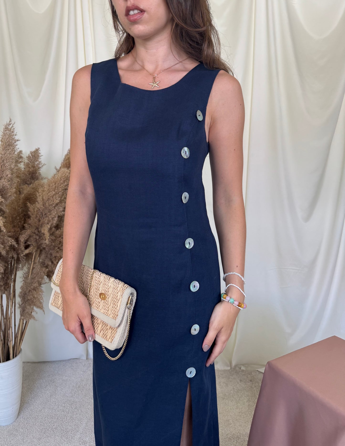 Rochie vintage superbisimă din pânză de in cu naturiperlă și șliț lateral ( mărimea S)