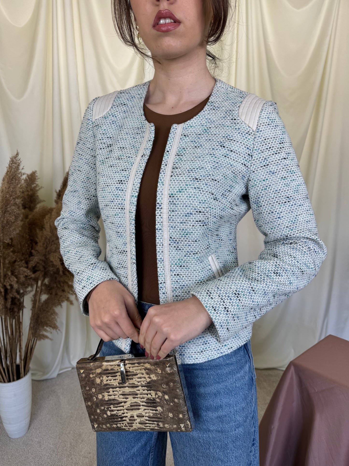 Jacheta din tweed tip boucle 
(Mărimea XS/S)