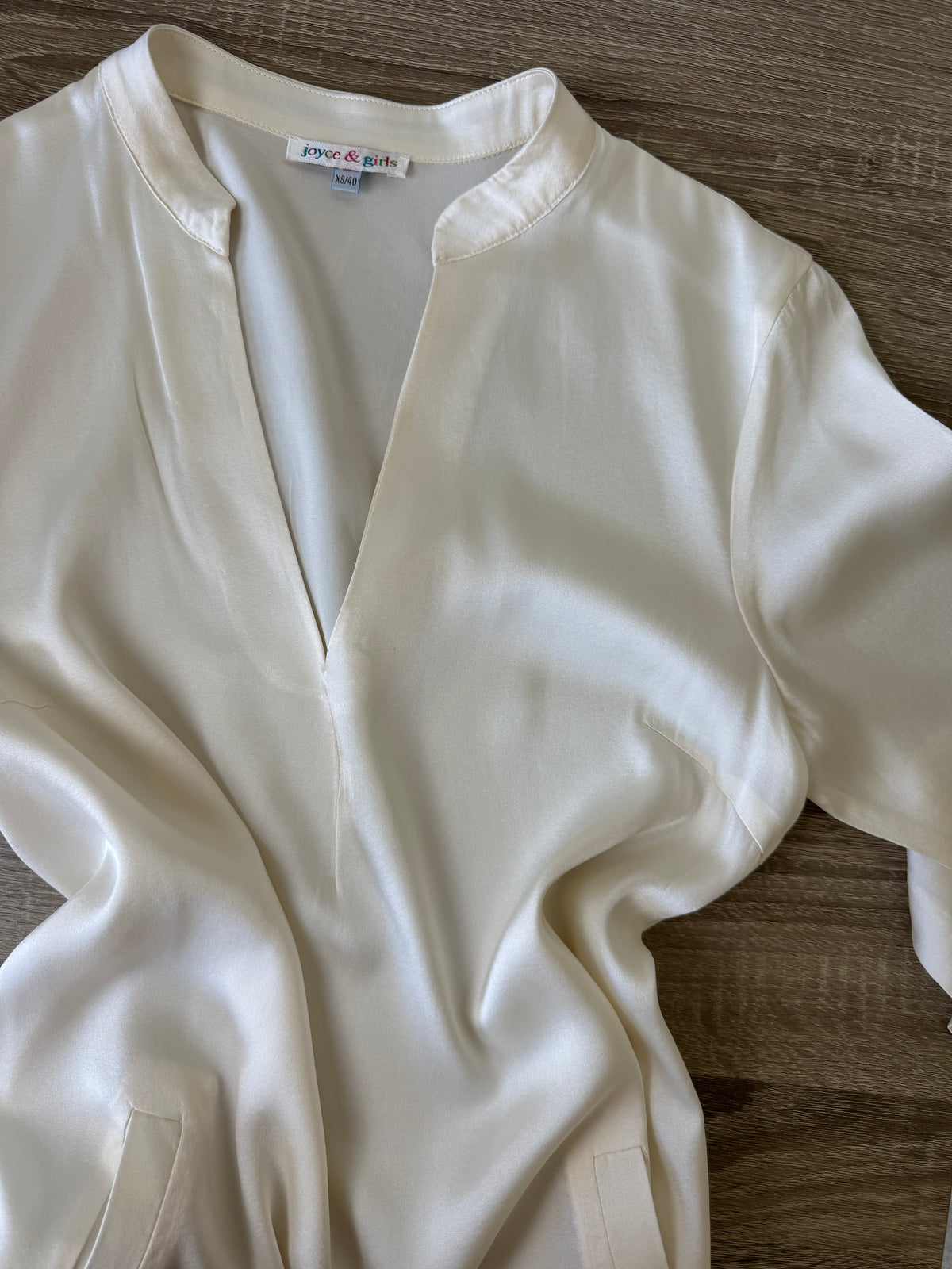 Rochie albă din 100% mătase naturală extrem de finuță și delicată ( mărimea xs)