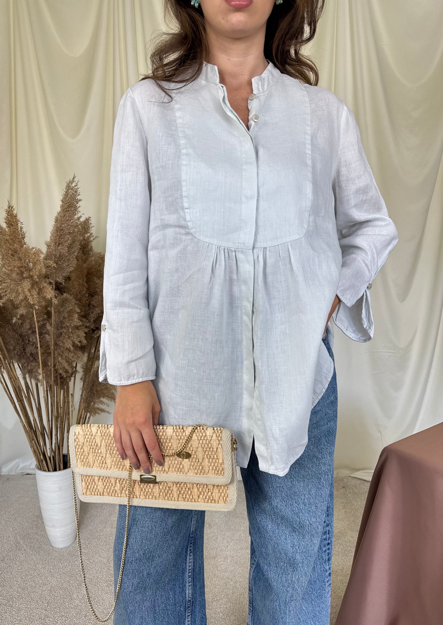 Cămașă ARMANI din 100% in, impecabilă 
(Mărimea M/L)