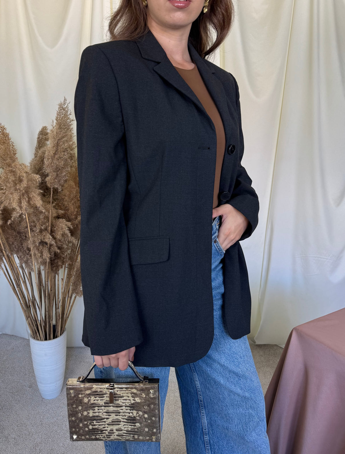 Sacou vintage din 100% lână gri, croi mai lung cu nasturi ascunși  ( mărimea M/40)