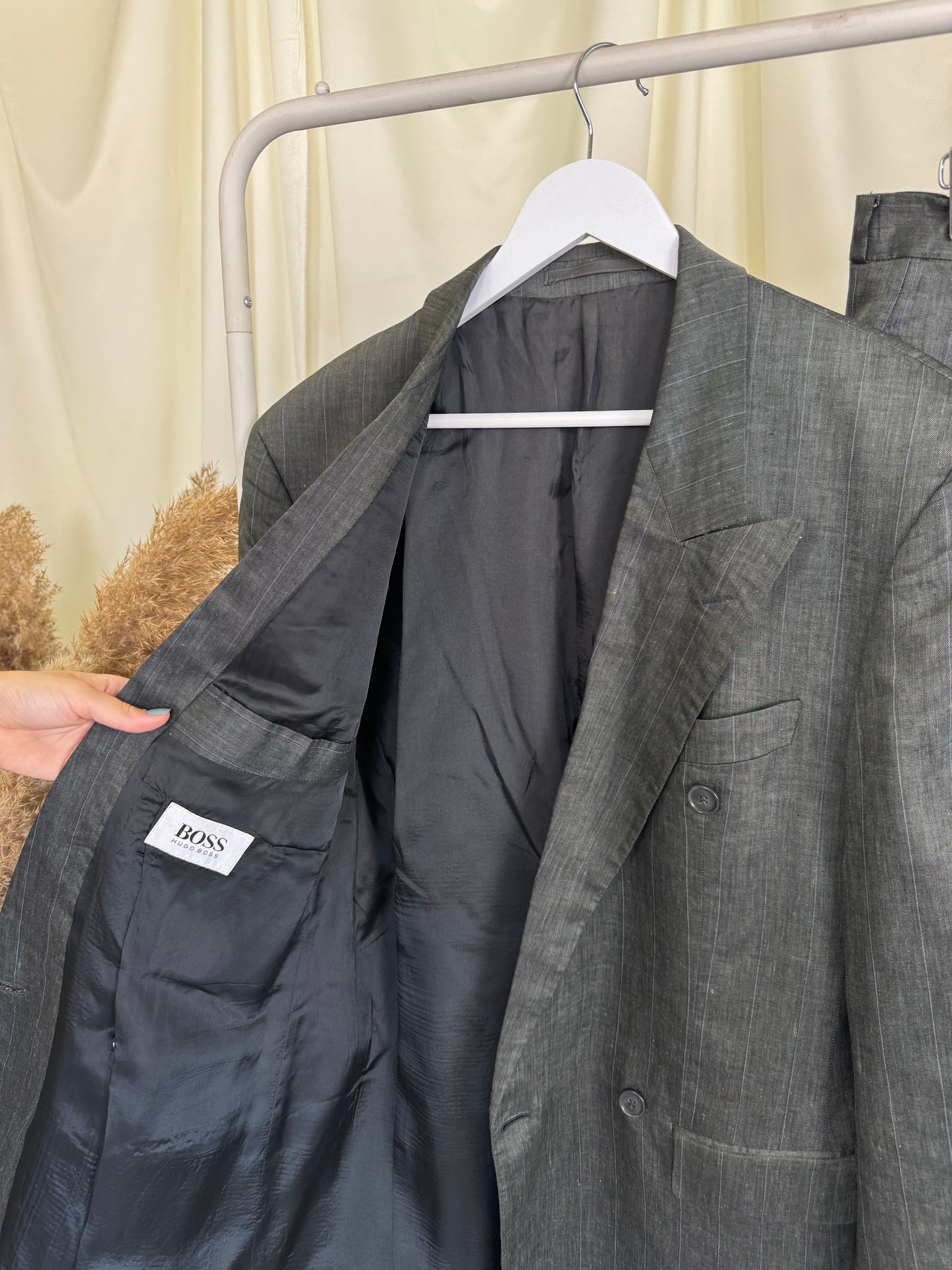 Costum HUGO BOSS din 100% in, verde închis cu dungi fine, pantalon cu talie înaltă (Mărimea L)