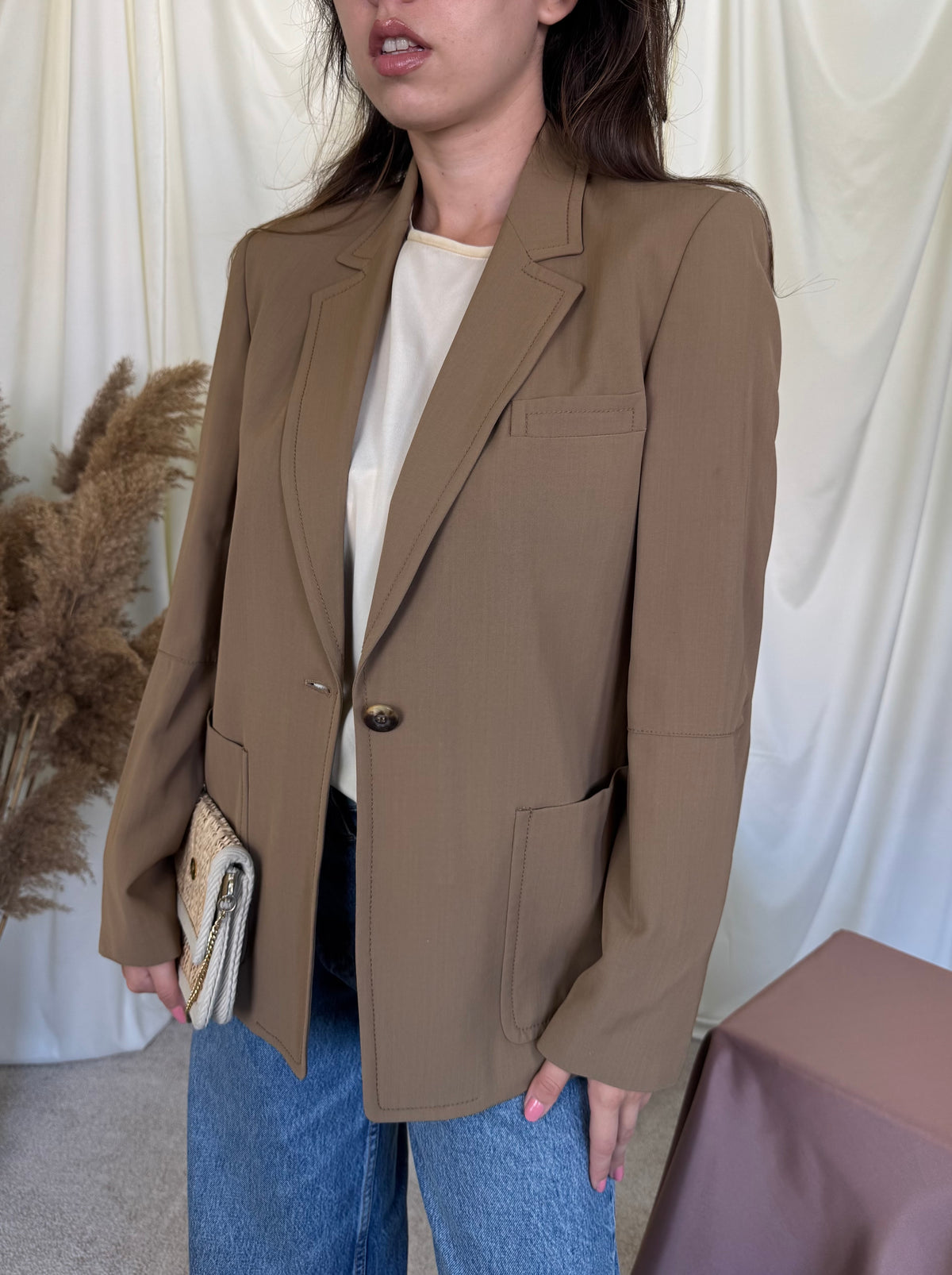 Sacou premium Hugo Boss din 50% lână și vascoza ( mărimea M)