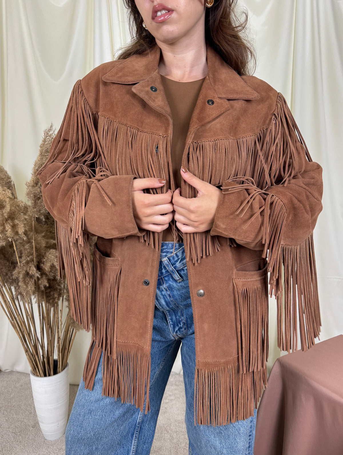 Jacheta vintage REED din 100% piele naturală întoarsă cu franjuri ( mărimea S-M)