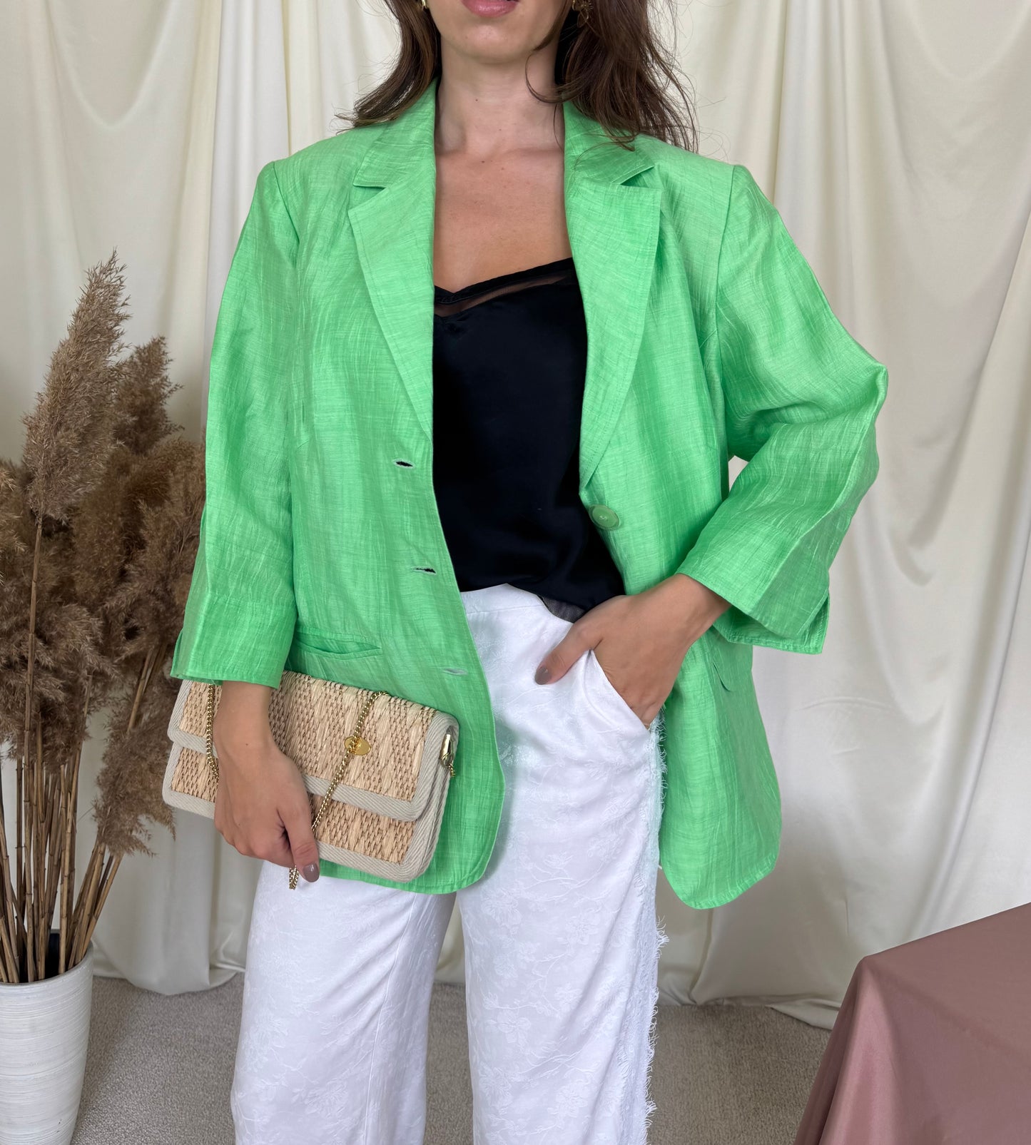 Sacou de vară într-o nuanță de verde crud, mâneci 3/4 și croi lejer ( mărimea XL)