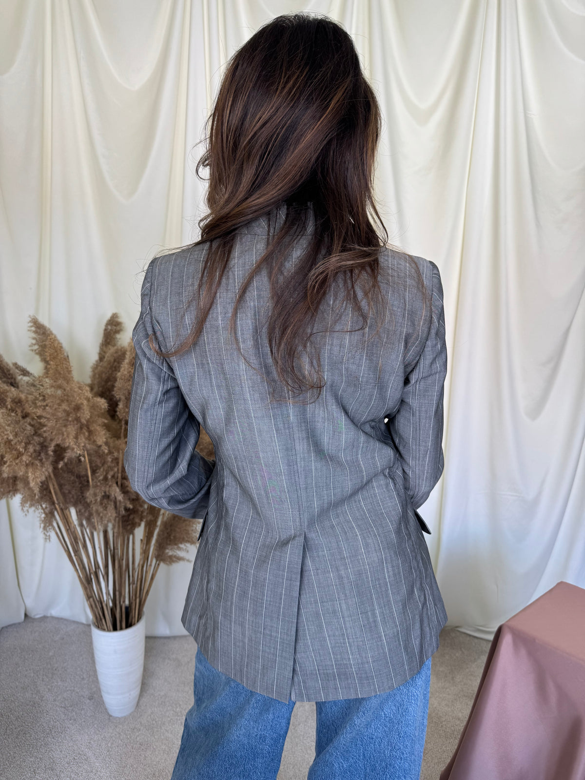 Sacou-jacheta luxury ARMANI din lana fina și calitativă, finisaje impecabile, mic defect*( Mărimea M)