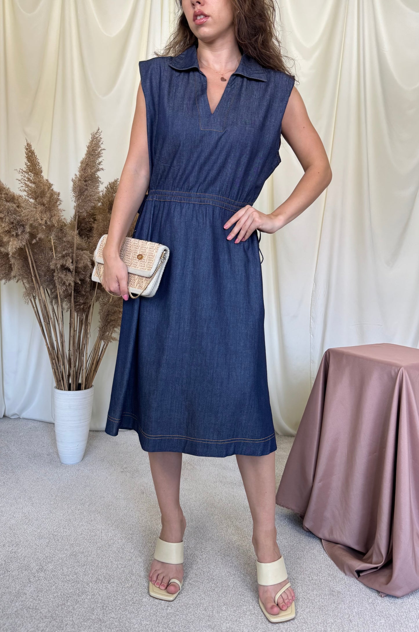 Rochie DKNY din denim de bumbac cu spate decupat, talie ajustabilă ( mărimea L/XL)