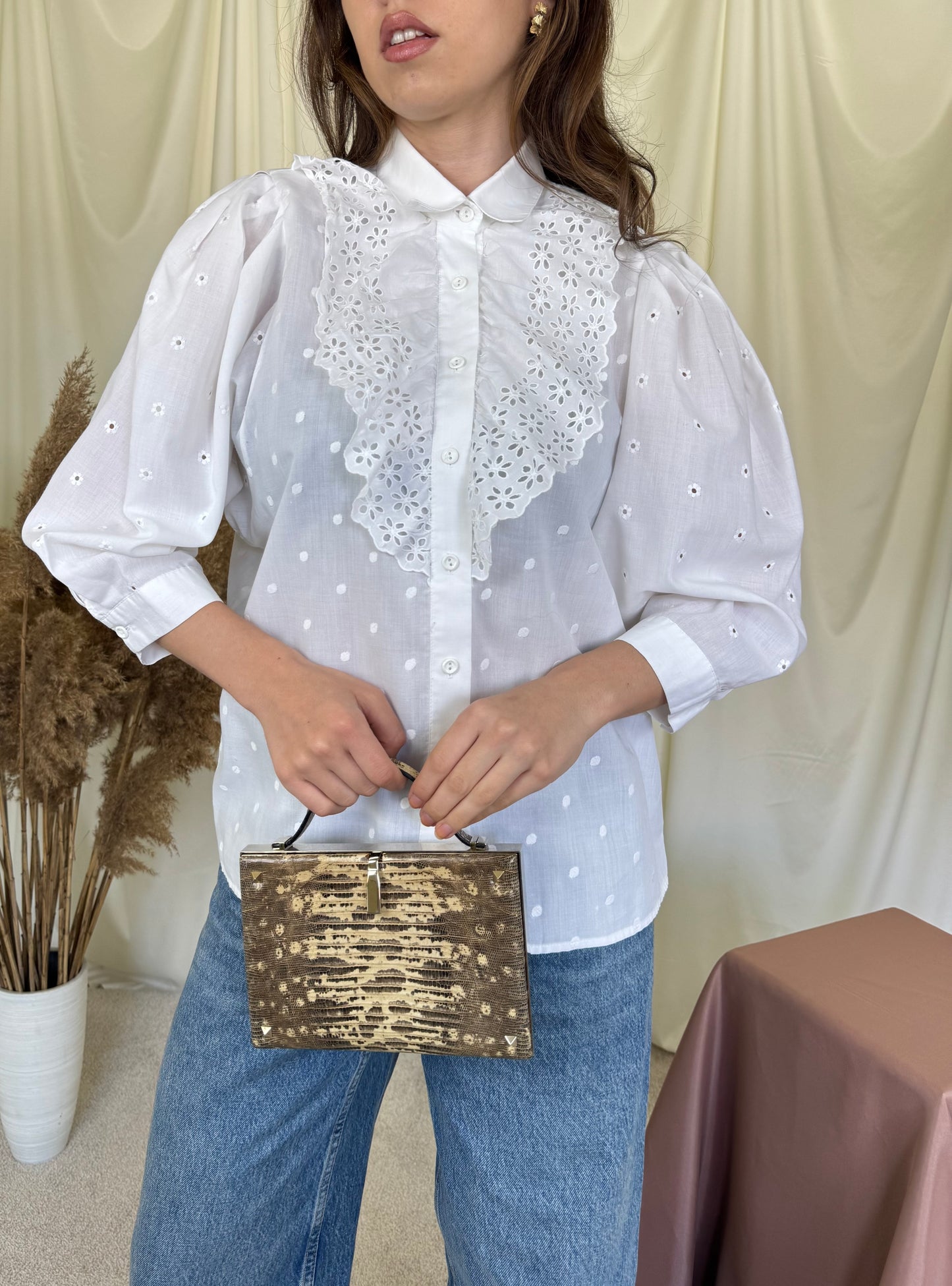 Cămașă vintage cu broderie din 100% bumbac 
(Mărimea M/L)