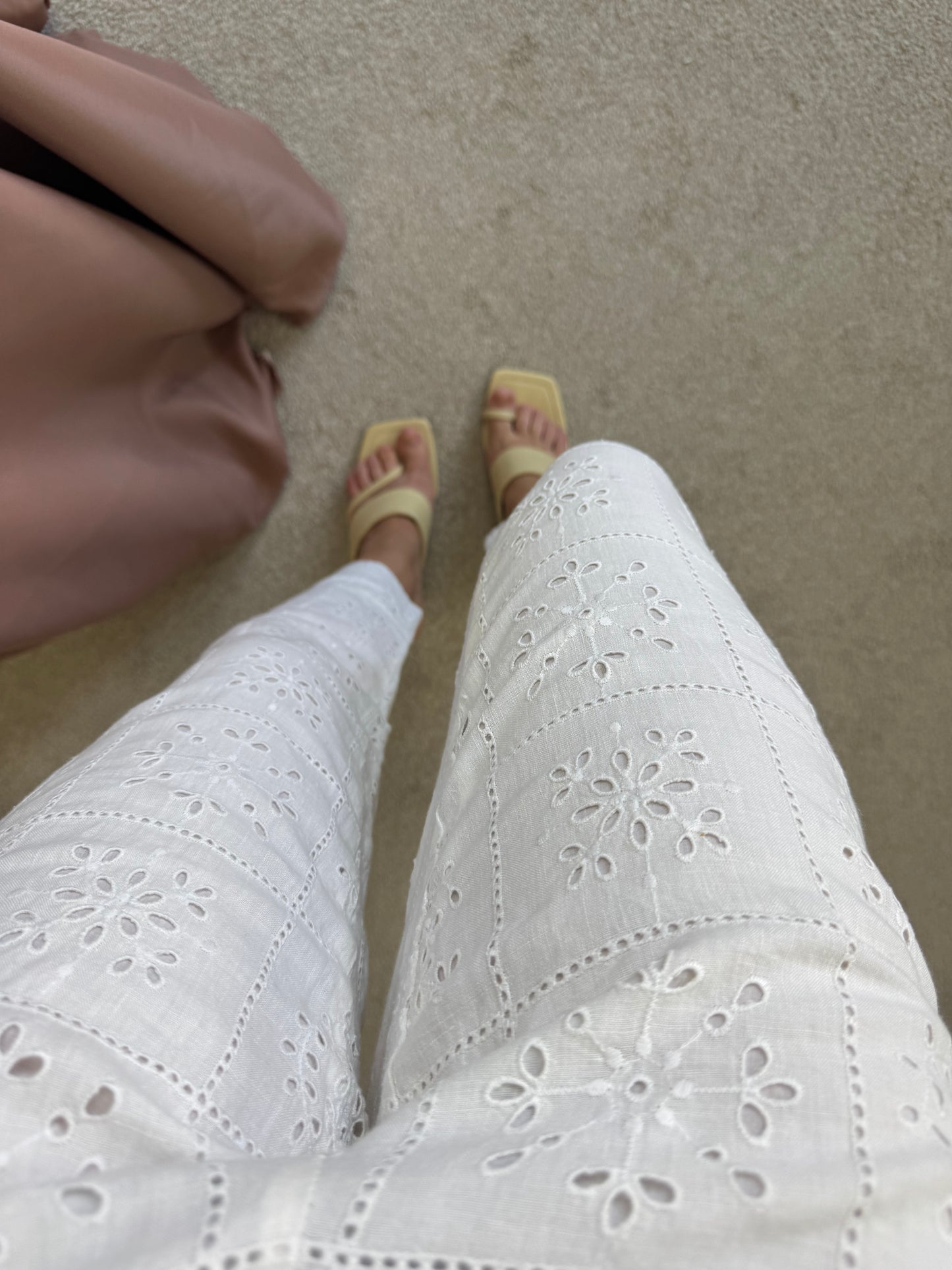 Pantaloni Ralph Lauren din 100% in cu talie medie și broderie superbă ( mărimea XS)