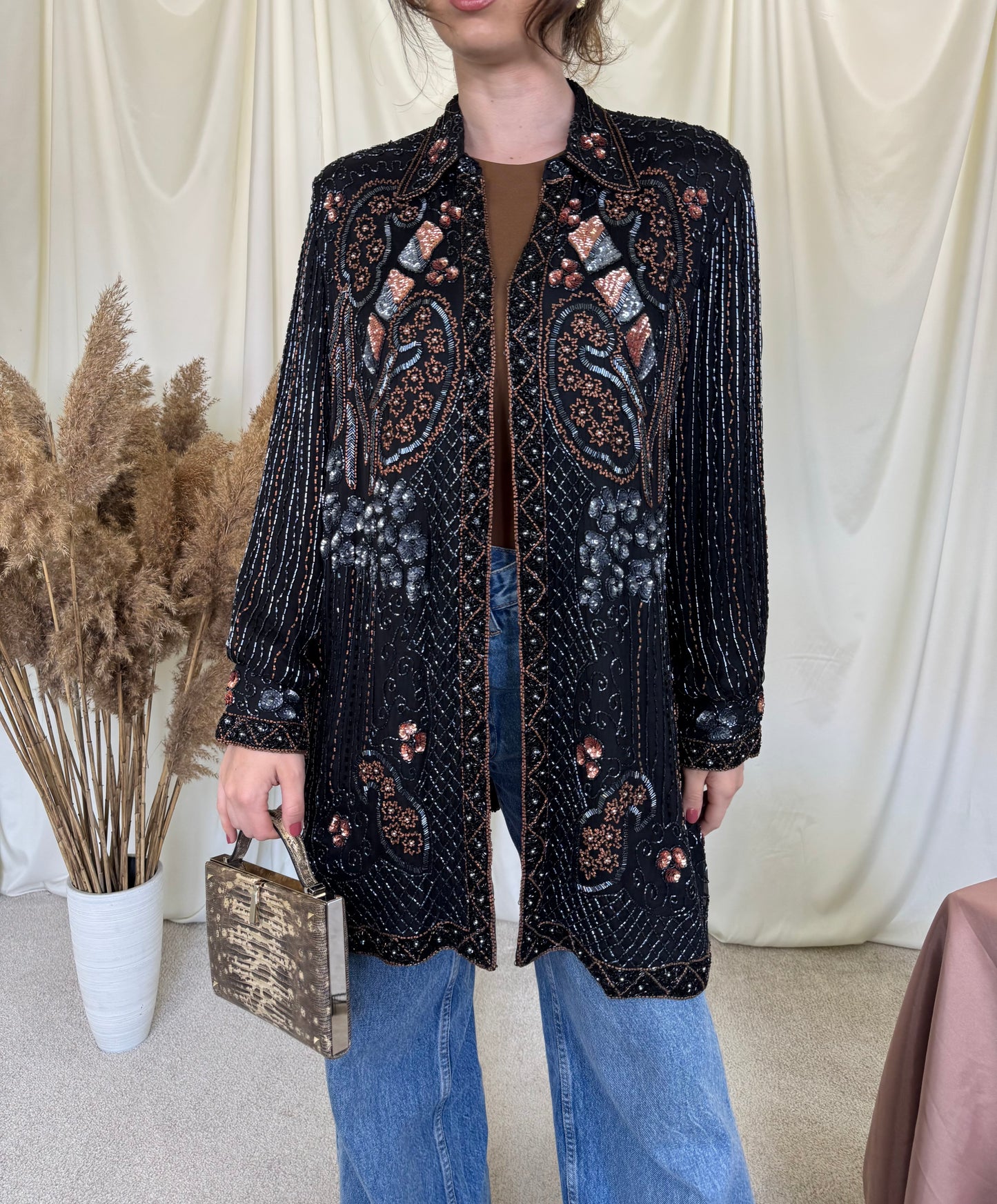 (Back in stock!) Piesă vintage din mătase naturala 
(Mărimea L/XL)