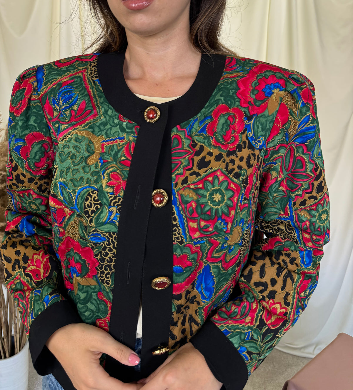 Jacheta vintage cu print superb și nasturi tip bijuterie ( mărimea L/XL)