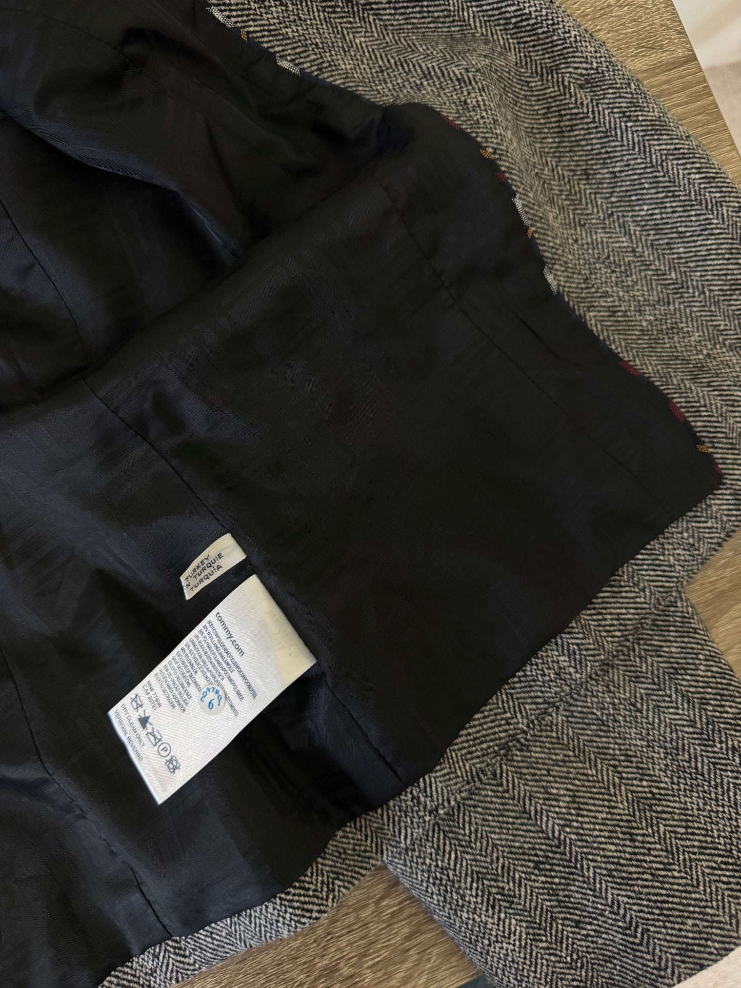 Sacou TOMMY din 70% Lana si matase( M)