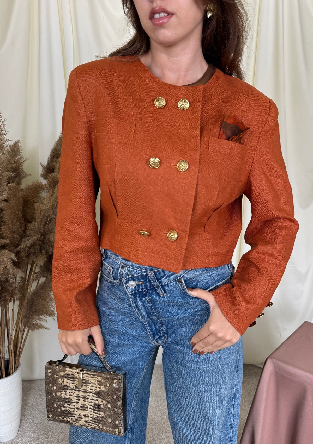 Sacou vintage tip jachetă din 100% in cu nasturi metalici tip bijuterie, lungime crop ( mărimea S/M)
