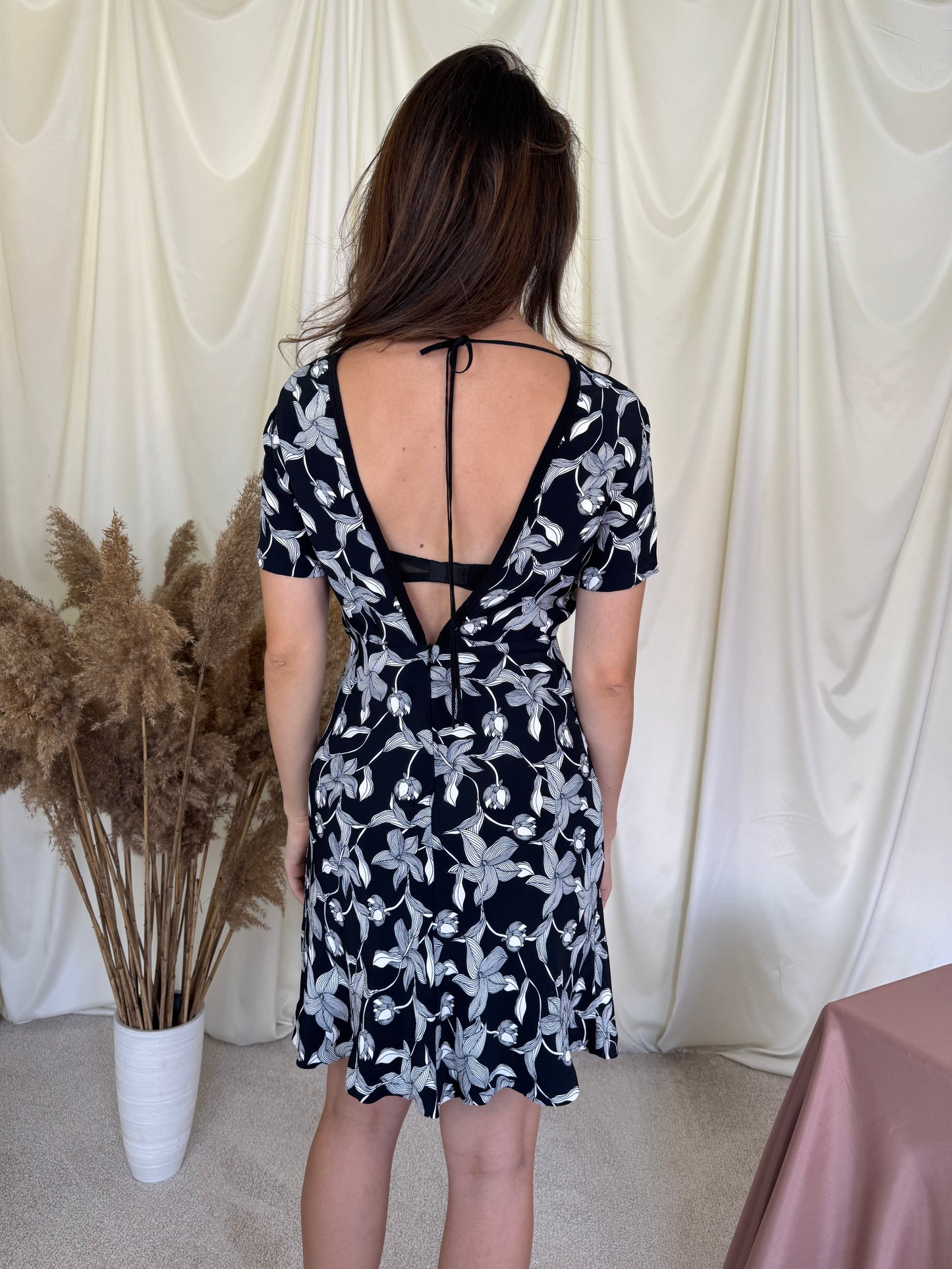 Rochie SANDRO PARIS cu print floral și decolteu in V, spate decupat ( mărimea S)