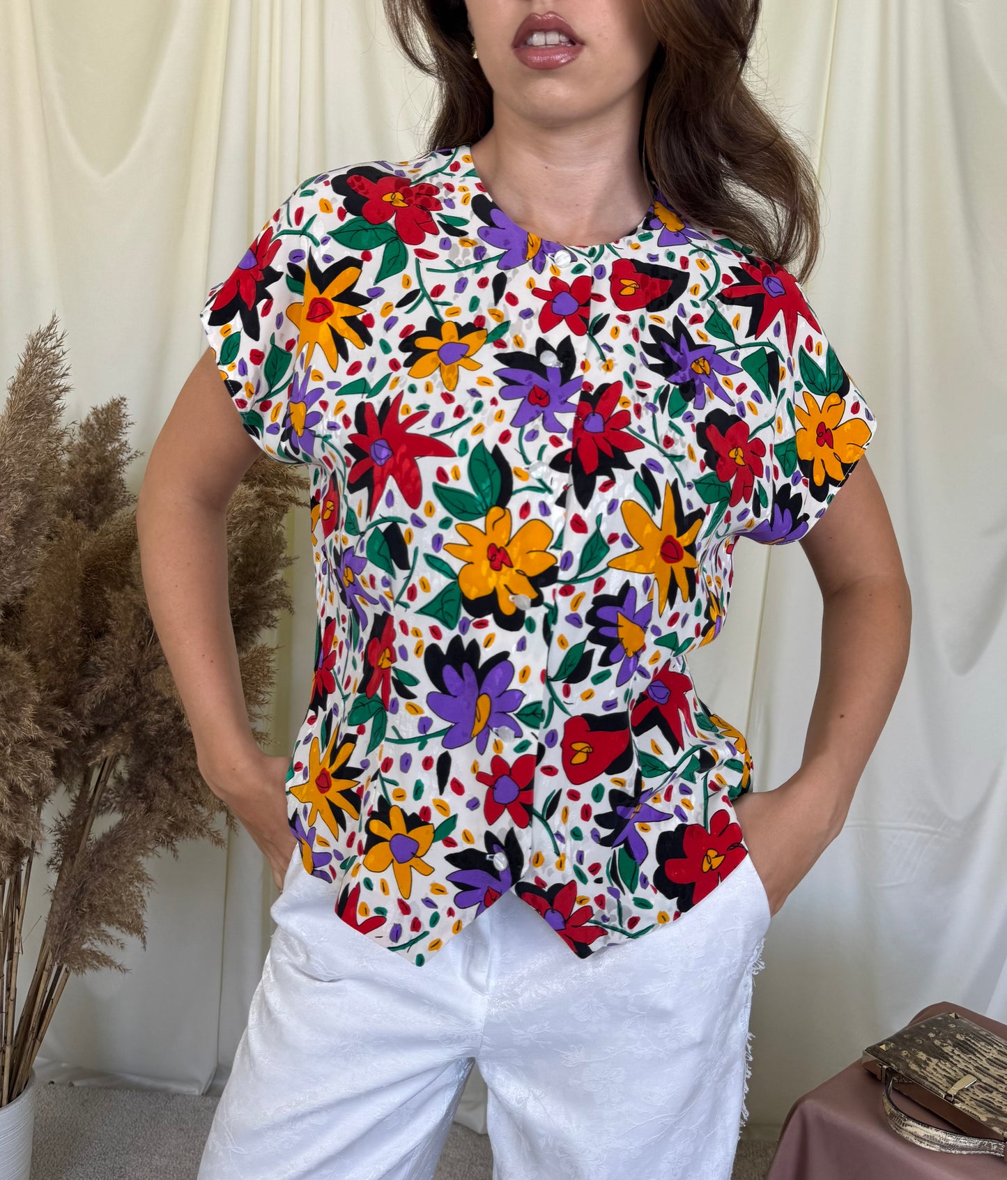 Cămașă vintage din 100% mătase naturală cu print floral 
(Mărimea M)