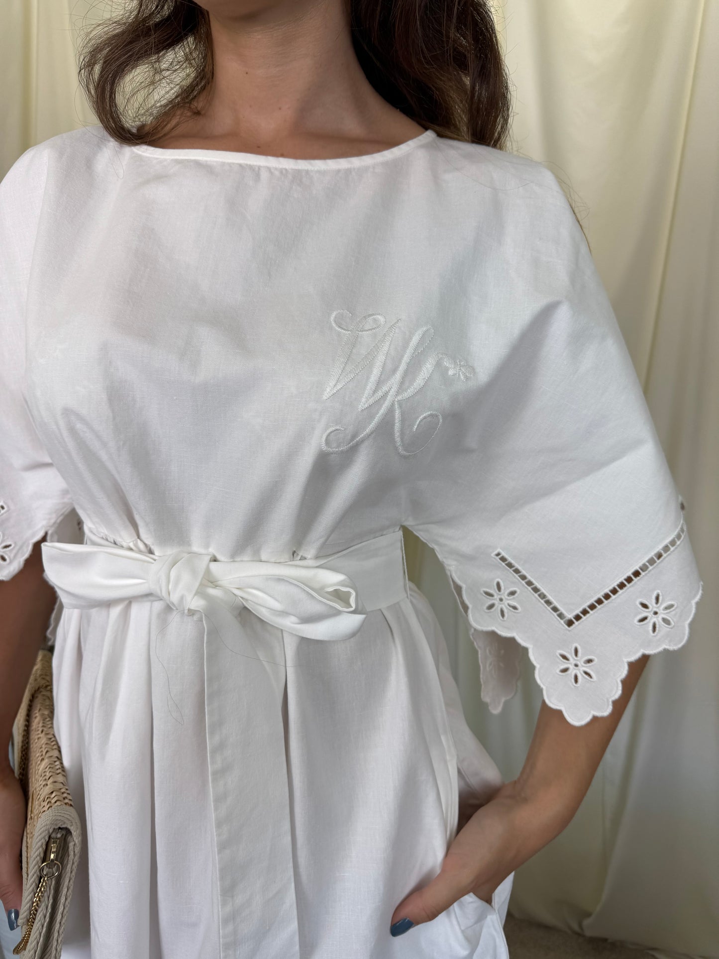 Rochie Max Mara din bumbac și in cu broderie superbă, mâneci ample și cordon pentru marcarea taliei ( mărimea M)