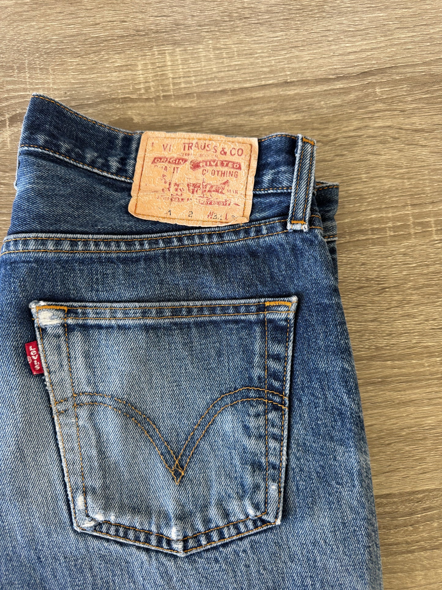 Levi’s vintage din 100% bumbac, aspect vintage  cool 
(Mărimea M/L) - 82 talie