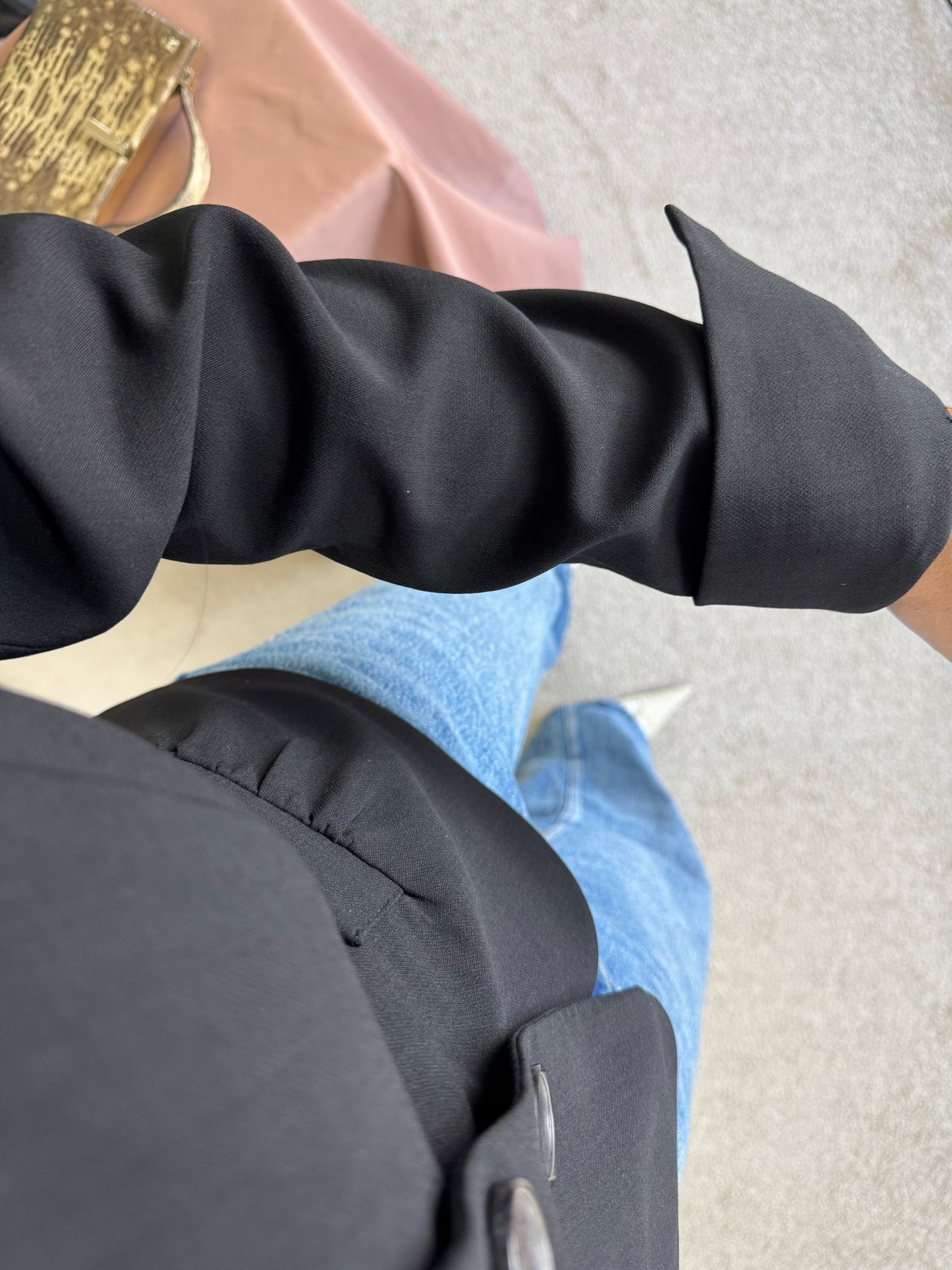 Sacou premium RIANI din lana cu talie cambrata 
(Mărimea 34/XS)