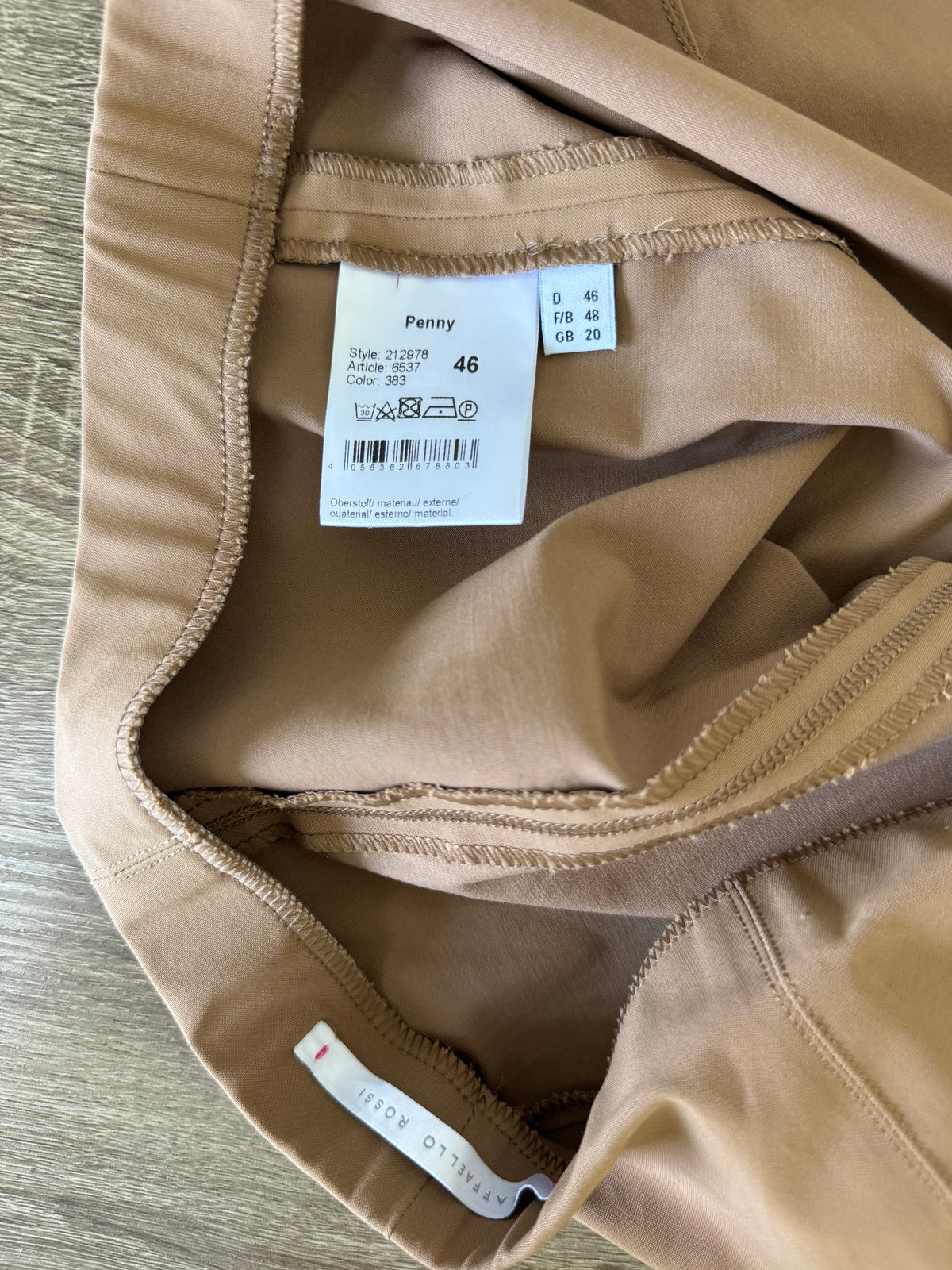 Pantalon Rafaello Rossi cu talie elastică ( mărimea L- XL elastic)  
Condiție excelentă