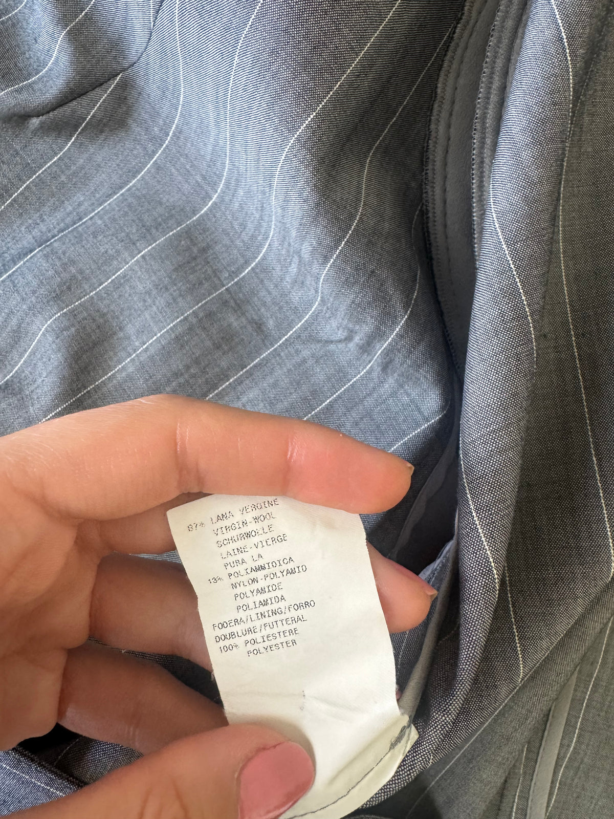 Sacou-jacheta luxury ARMANI din lana fina și calitativă, finisaje impecabile, mic defect*( Mărimea M)