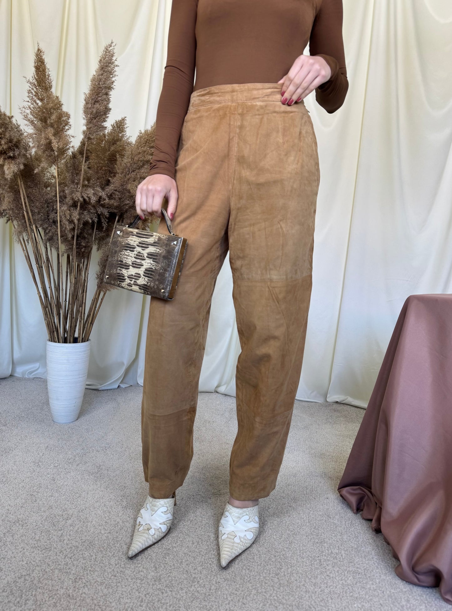 Pantalon vintage din 100% piele naturală e than de fină cu talie înaltă 
(Mărimea M)