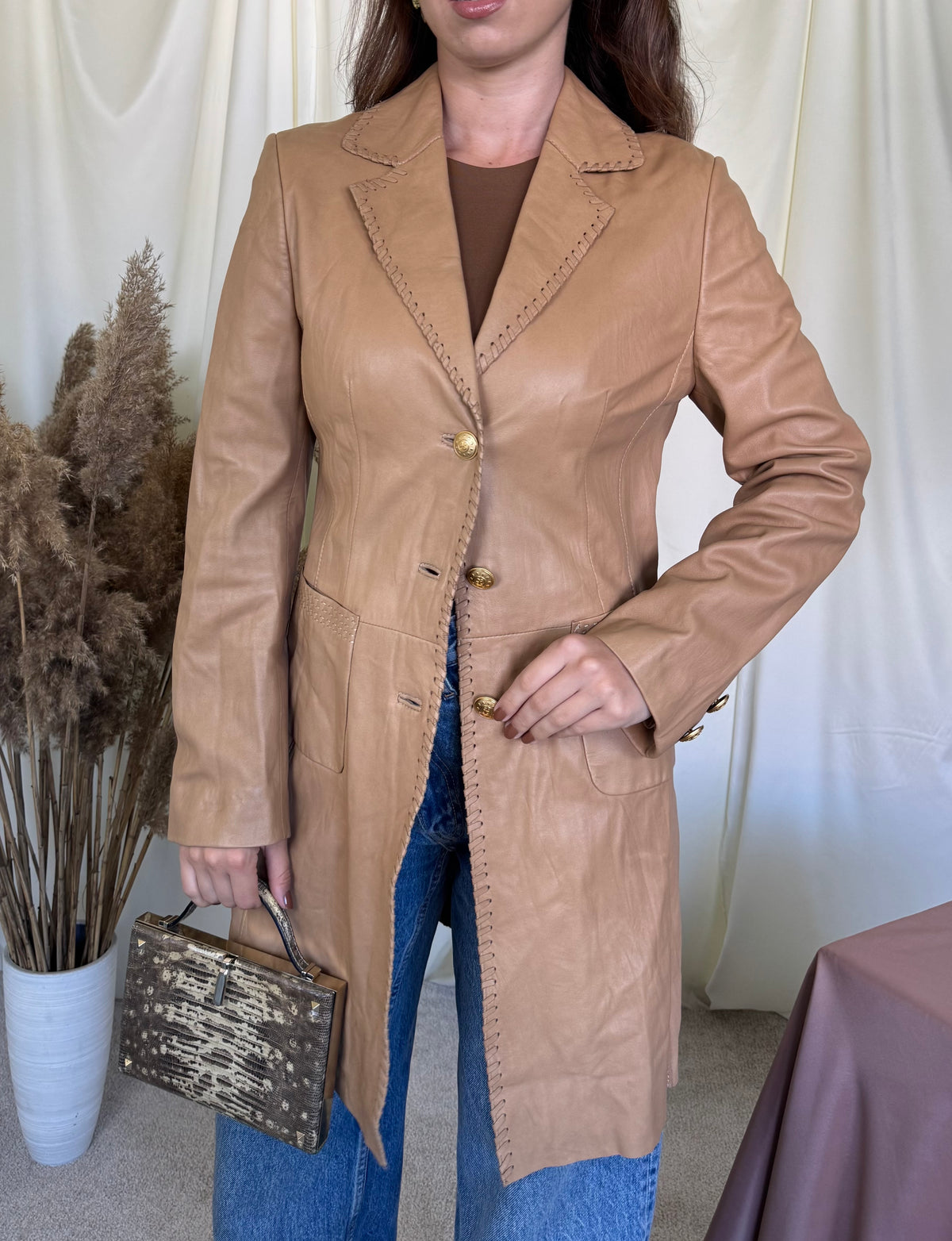 Pardesiu vintage premium ELEGANCE Paris din 100% piele naturală fină tip mănușă cu nasturi metalici inscripționați ( mărimea S/M)