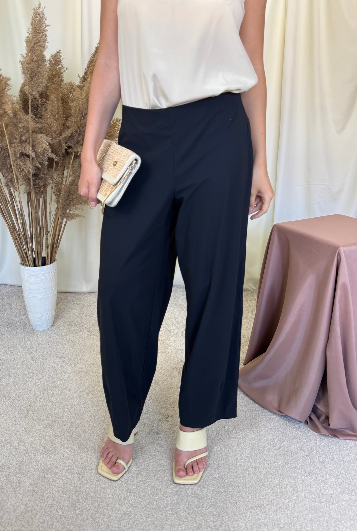Pantalon Rafaello Rossi negru cu talie elastică ( mărimea M/L)