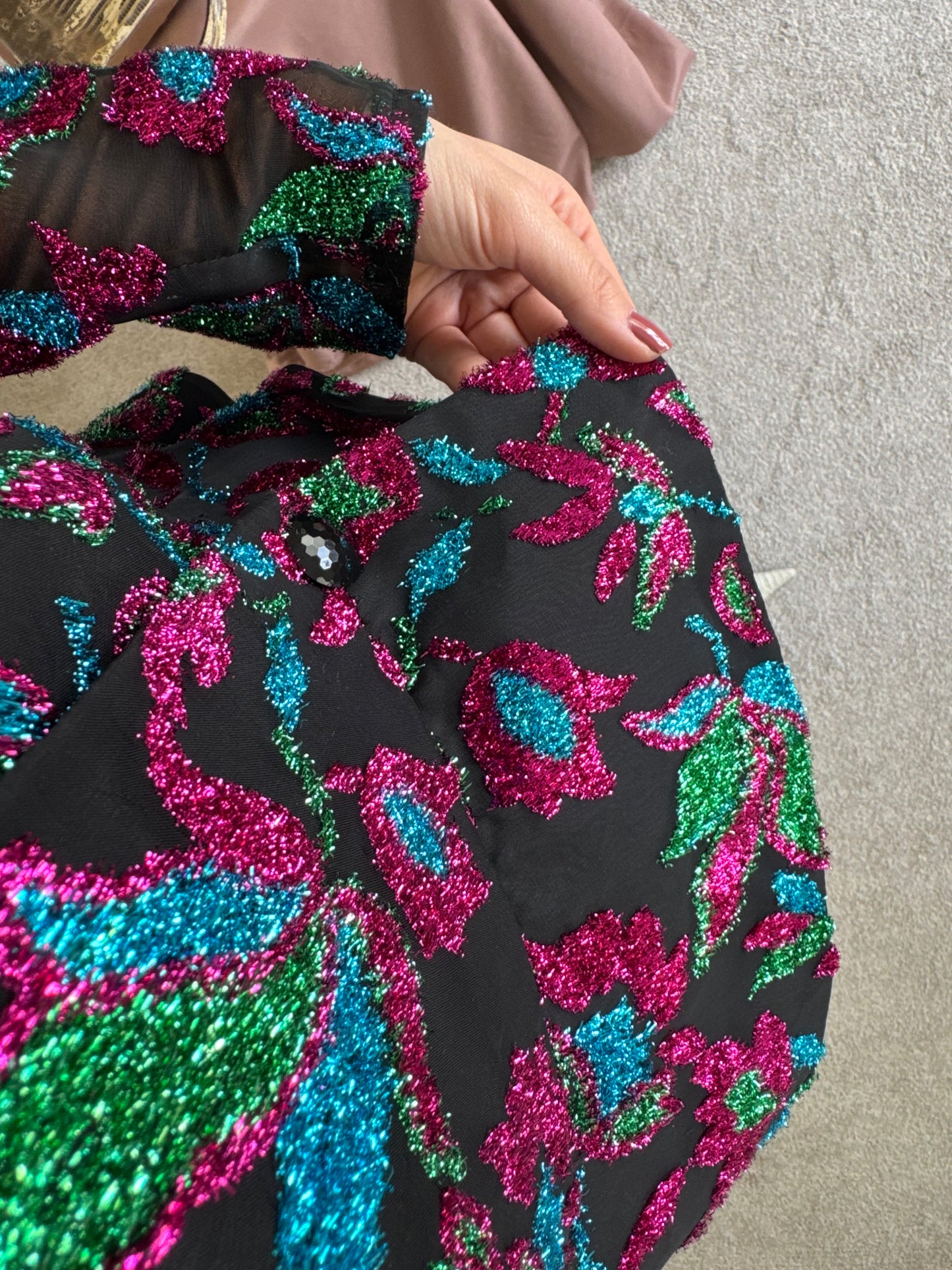 Piesa vintage superbă de ocazie cu print floral 
(Mărimea M/L)