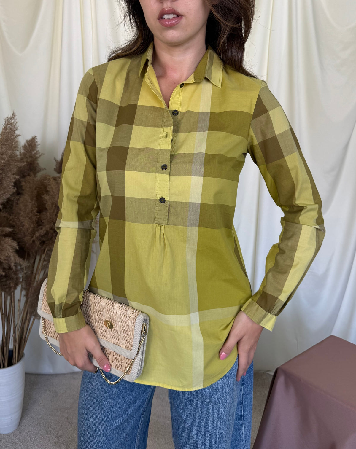 Cămașă luxury BURBERRY din 100% bumbac cu print specific brandului ( mărimea S)