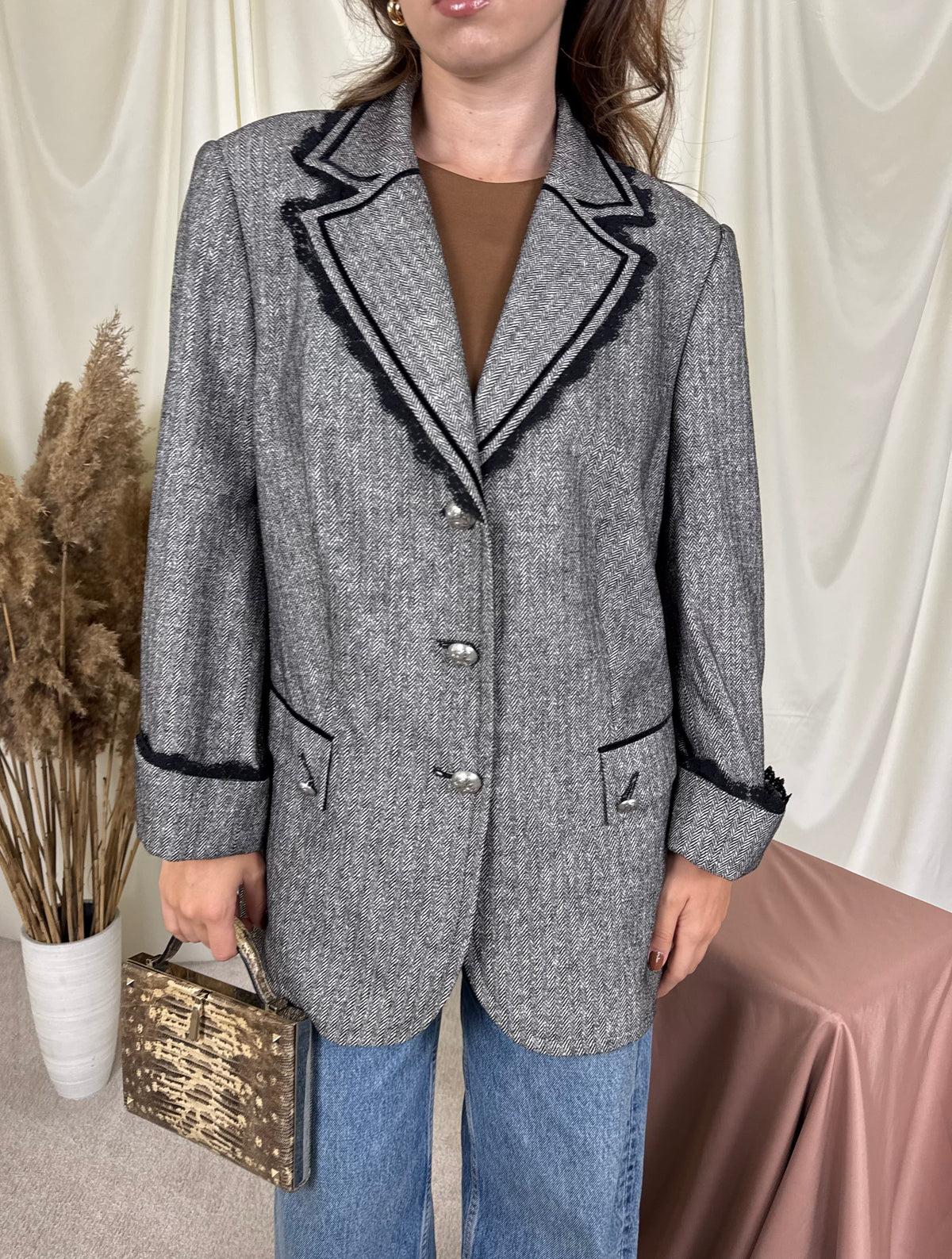 Sacou vintage din stofă superbă cu print din lână și mătase naturală, detalii din catifea și dantelă ( mărimea XL-XXL)