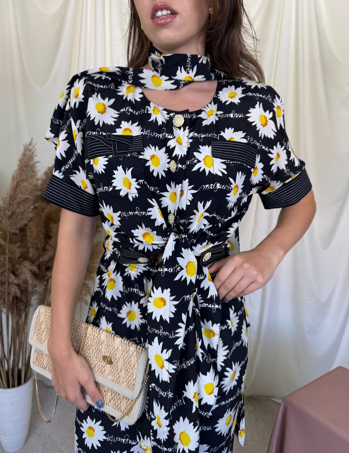 Set superb cu print margareta din 100% mătase naturala, cămașă + fusta ( mărimea S-M)