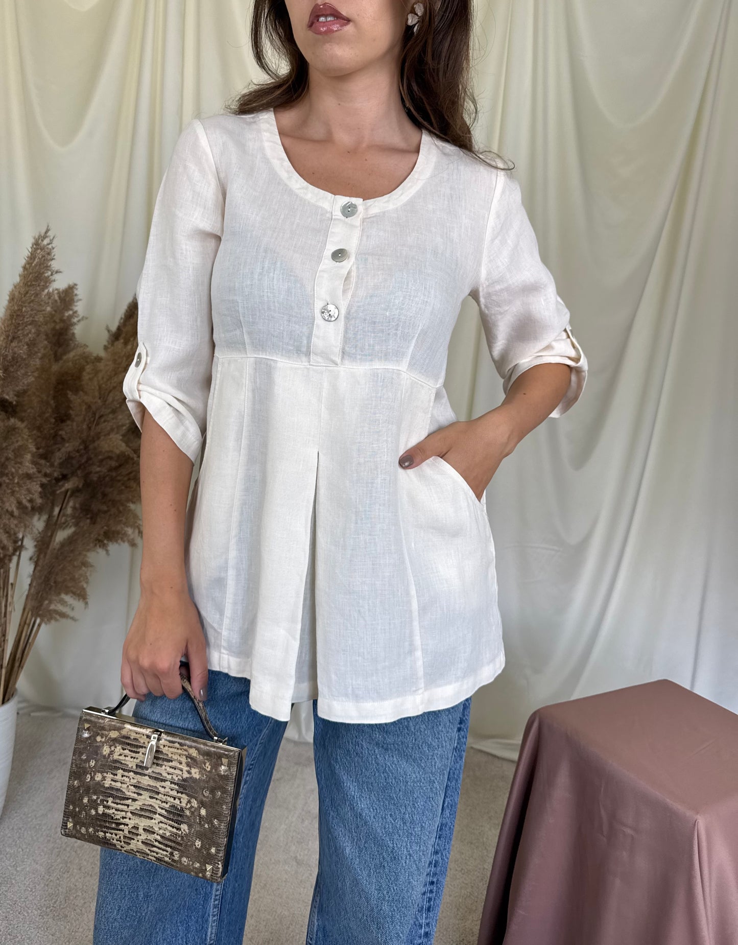 Bluză din 100% in cu nasturi tip perla și buzunare (Mărimea S)