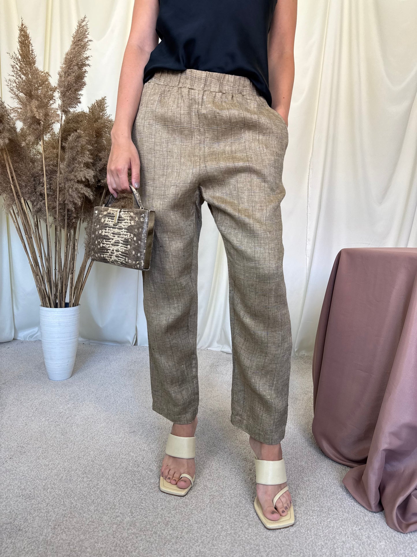Pantalon din 100% in cu talie elastică 
(Mărimea S/M)
