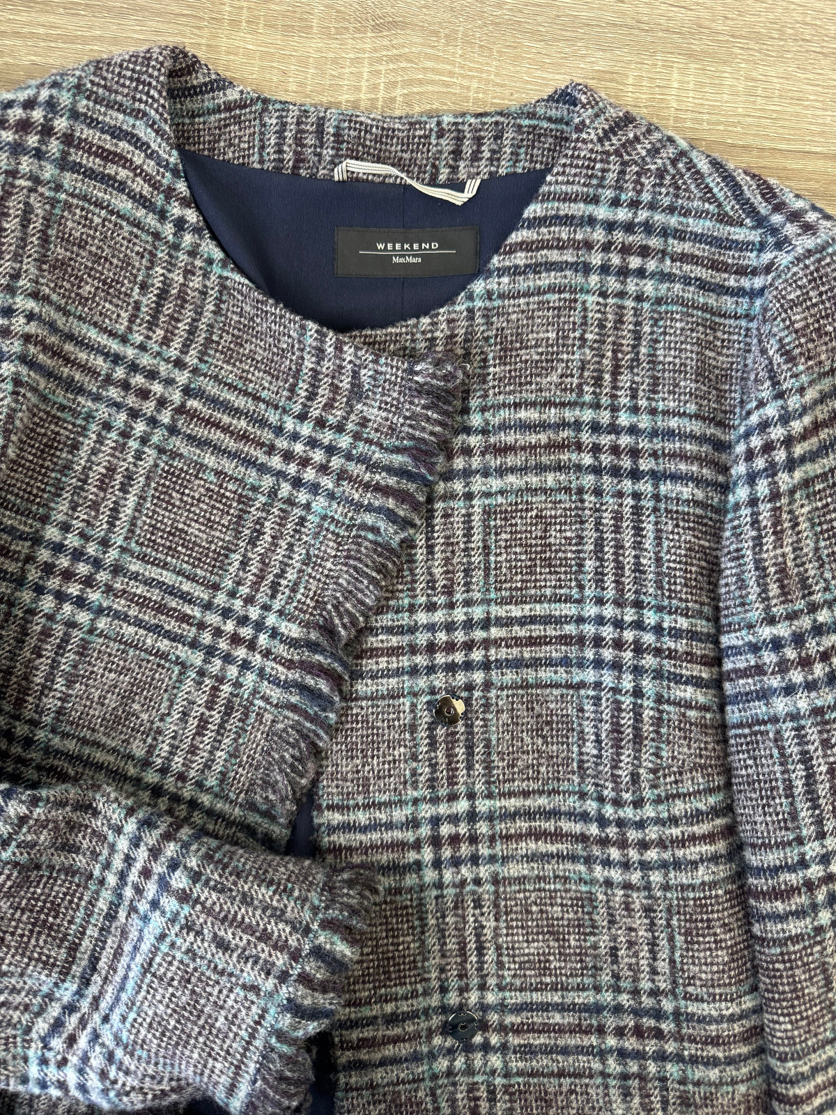 Jacheta Max mara din stofă moale 70% lână, închidere cu capse ( mărimea M/L)