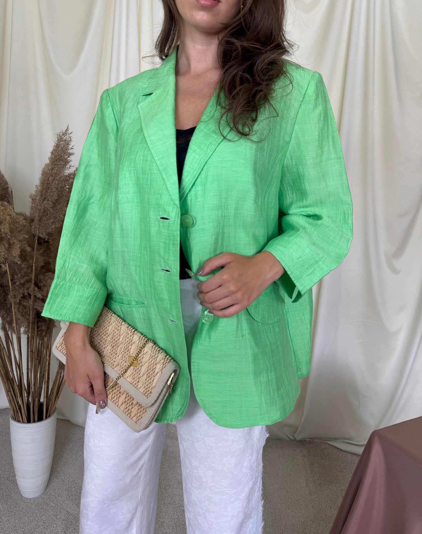 Sacou de vară într-o nuanță de verde crud, mâneci 3/4 și croi lejer ( mărimea XL)
