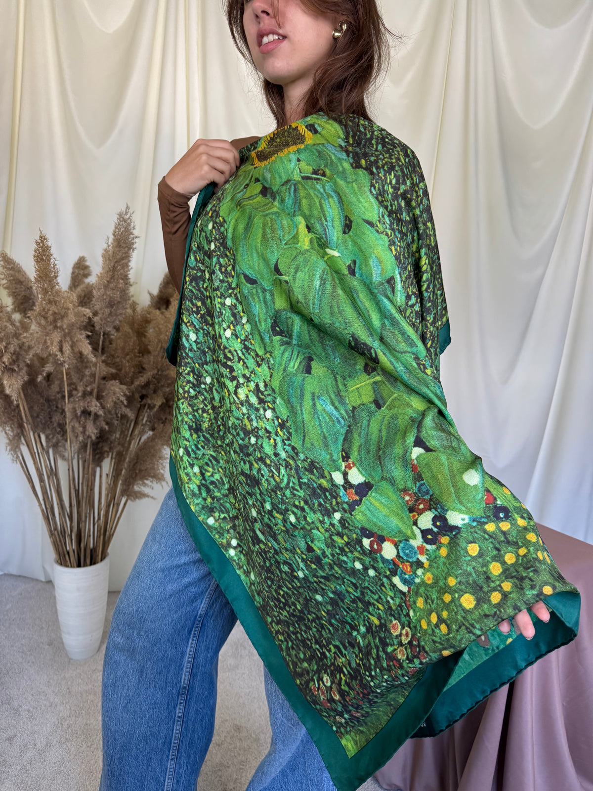 Eșarfă vinage din 100% mătase naturală calitativă, print după celebra pictură de Gustav Klimt ( 95 cm)