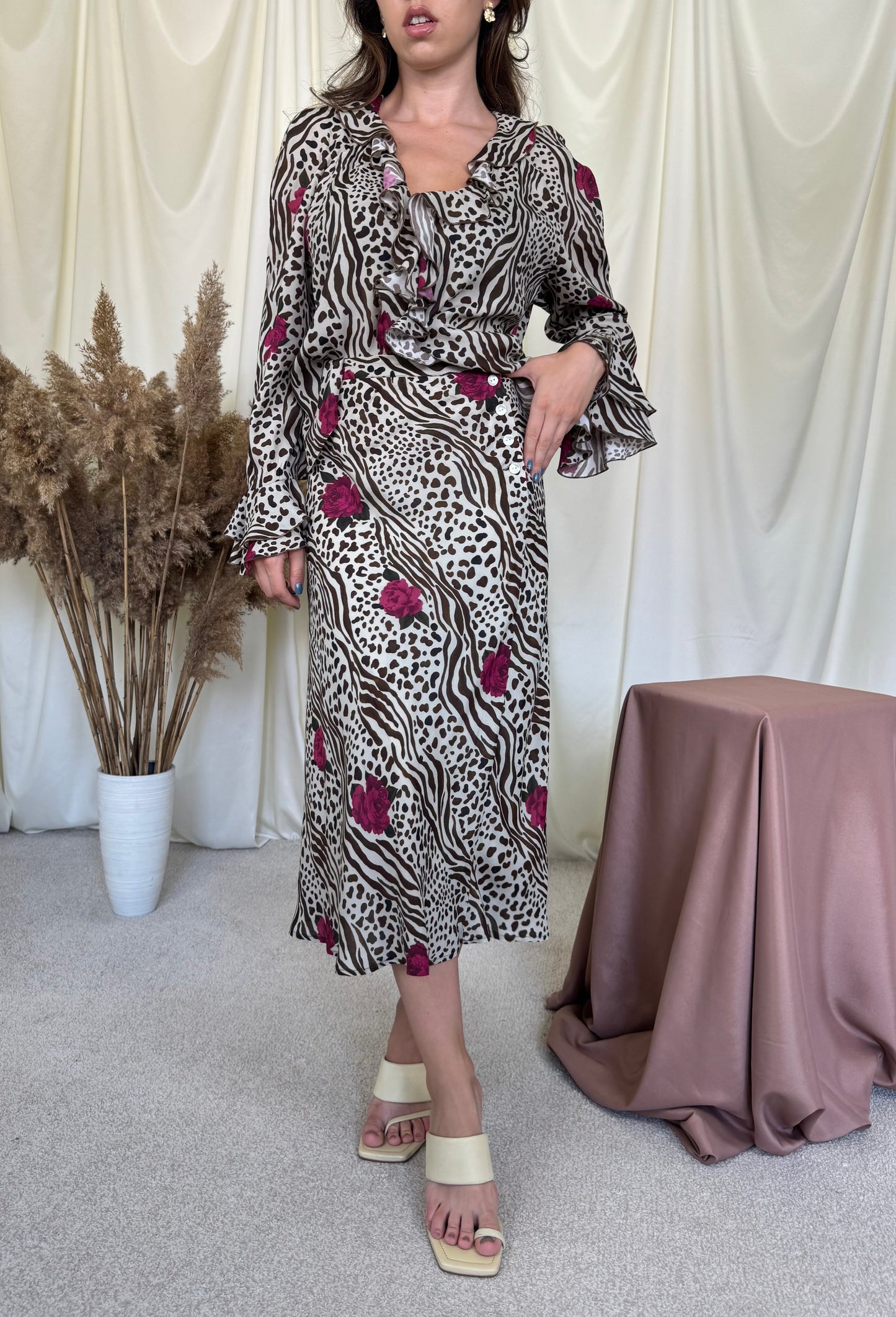Set Rouje Paris cu print floral, fusta + cămașă, croi feminin( mărimea M/L)