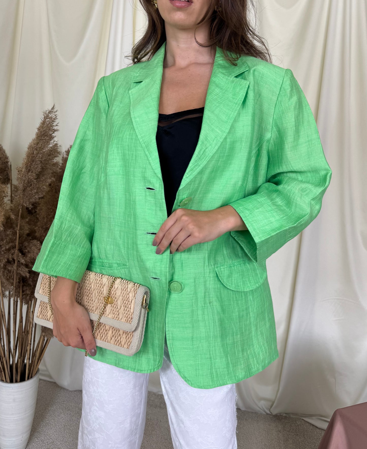 Sacou de vară într-o nuanță de verde crud, mâneci 3/4 și croi lejer ( mărimea XL)